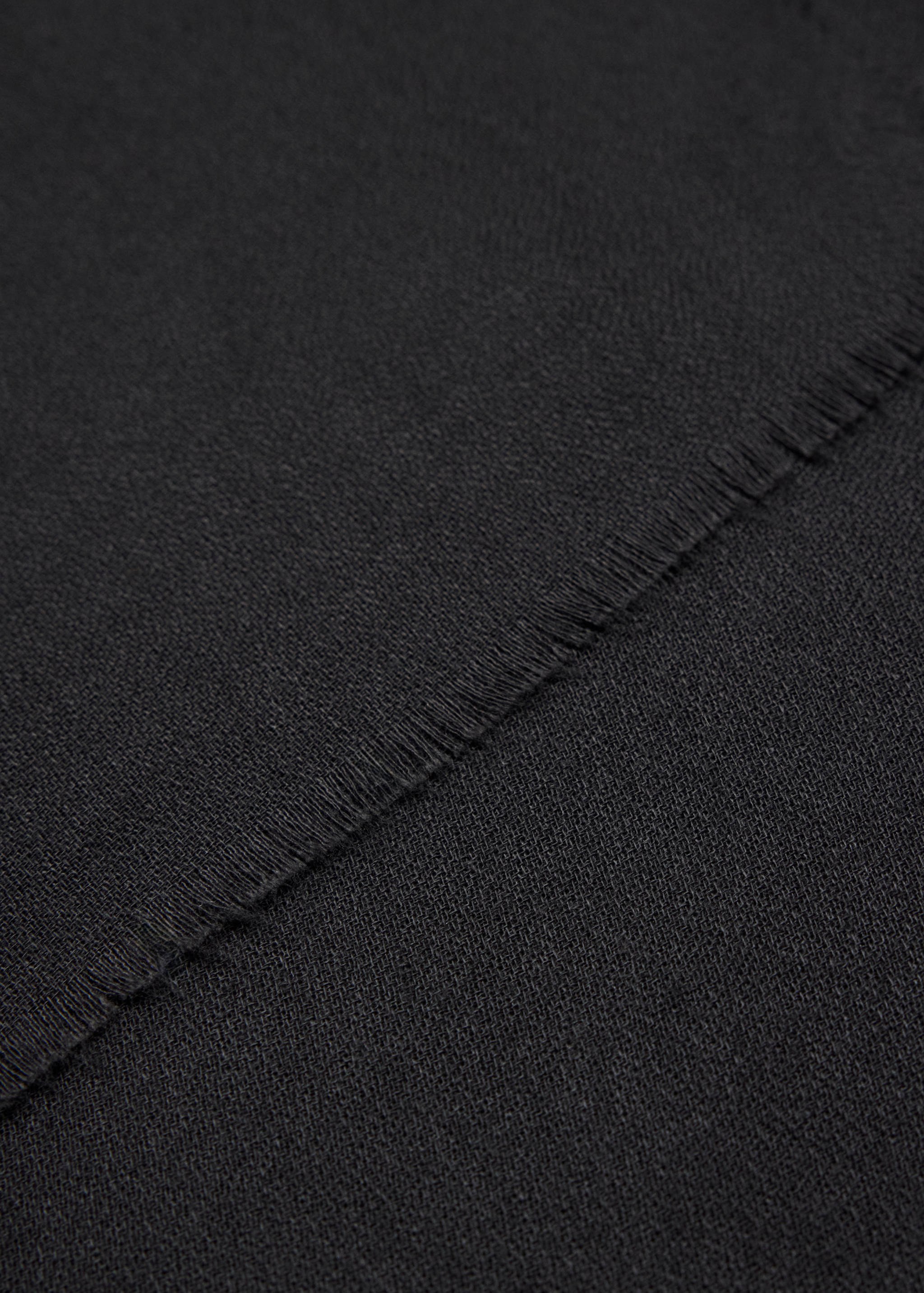 Frayed edge scarf - Details of the article 1