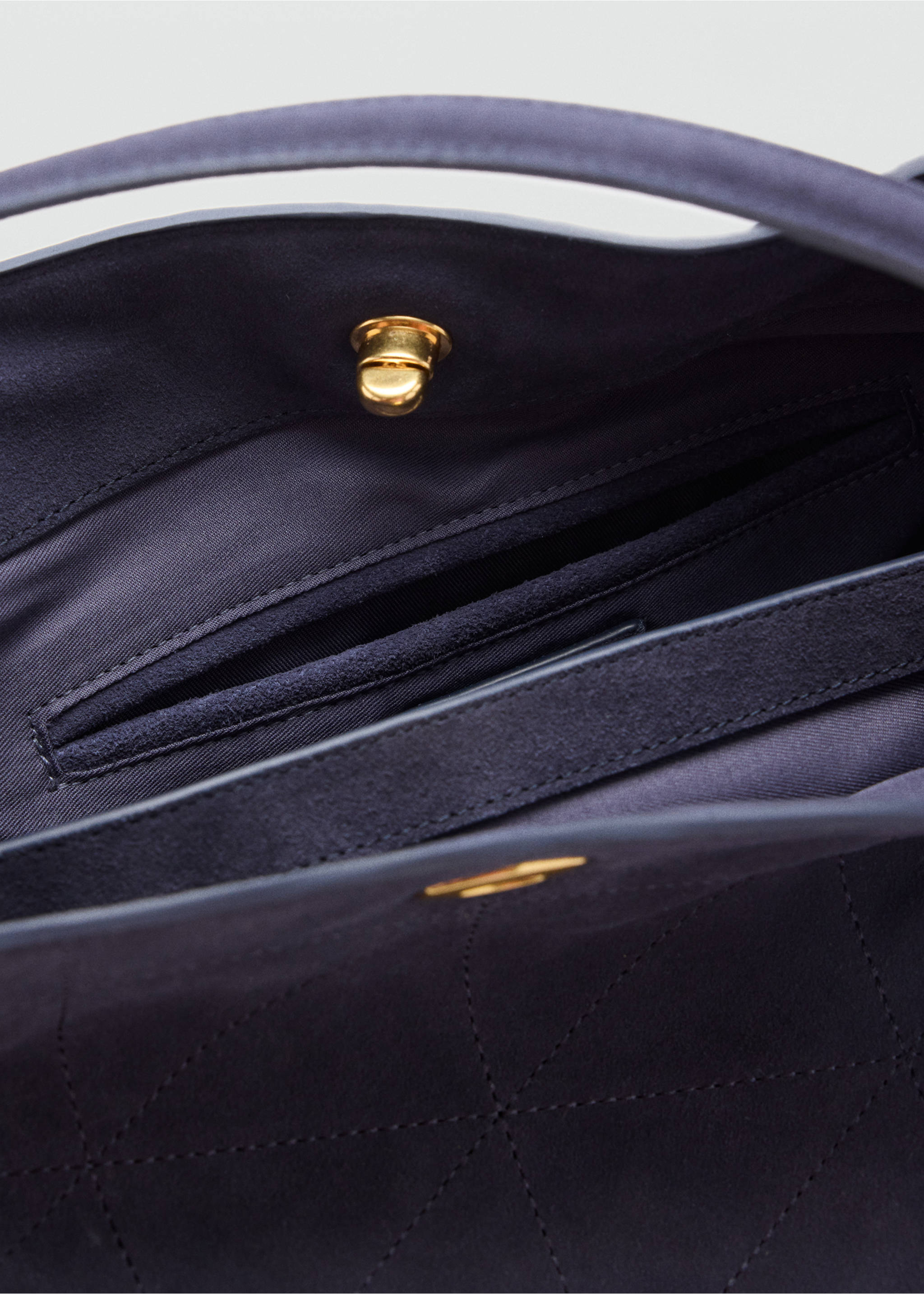 Leather bucket bag - Details of the article 3, Navy. Ref: 37074796-00.