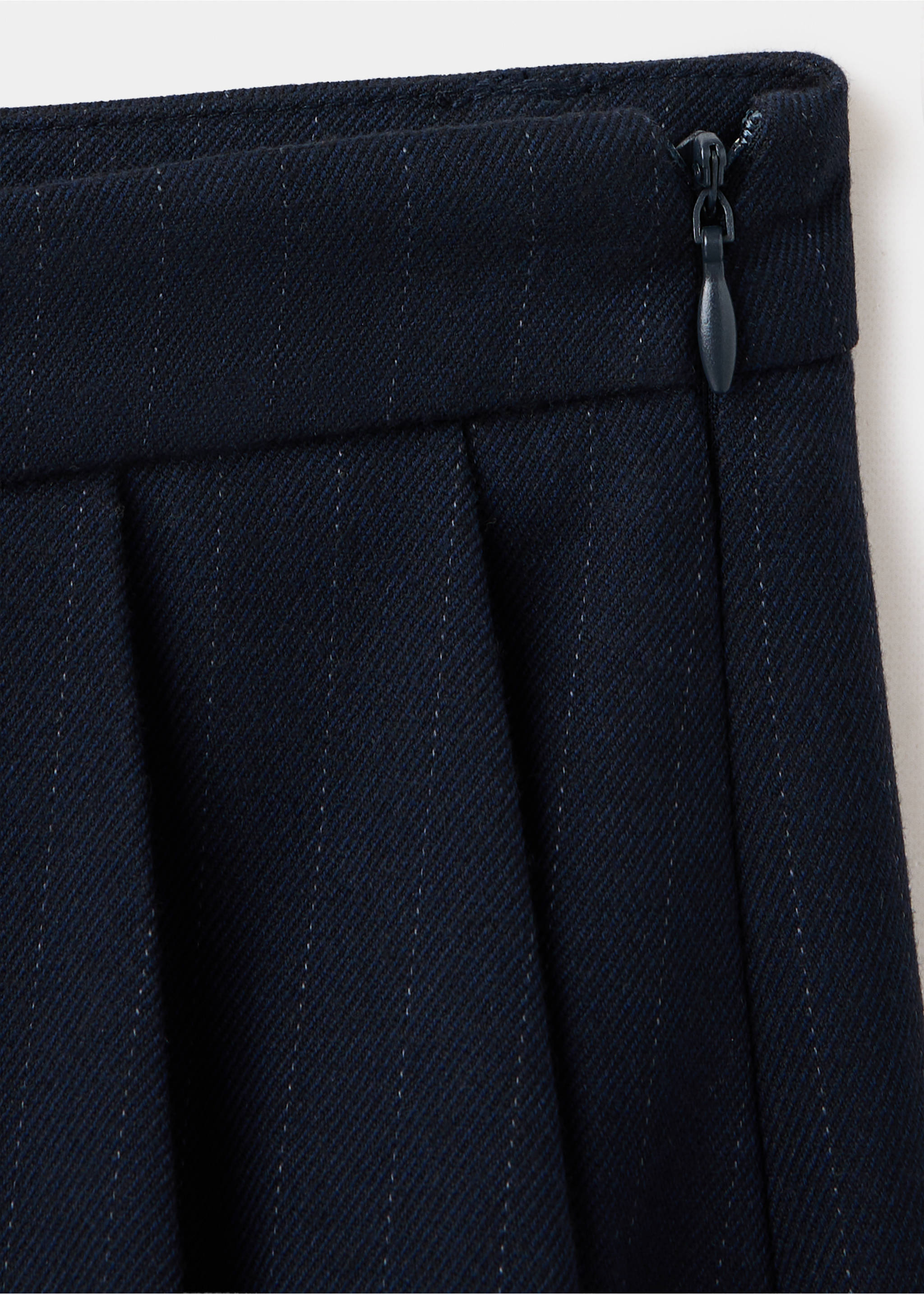 Pinstripe skort - Details of the article 8, Navy. Ref: 37075169-00.