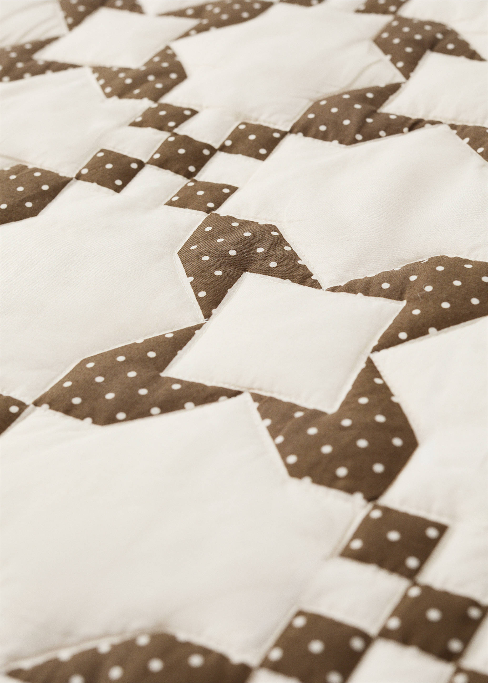 Cot quilt 100% cotton 55x85 - Details of the article 1, Khaki. Ref: 37075174-00.