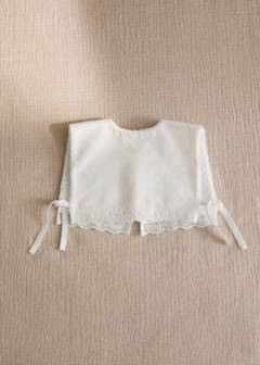 Terry bib with lace trim — White 1