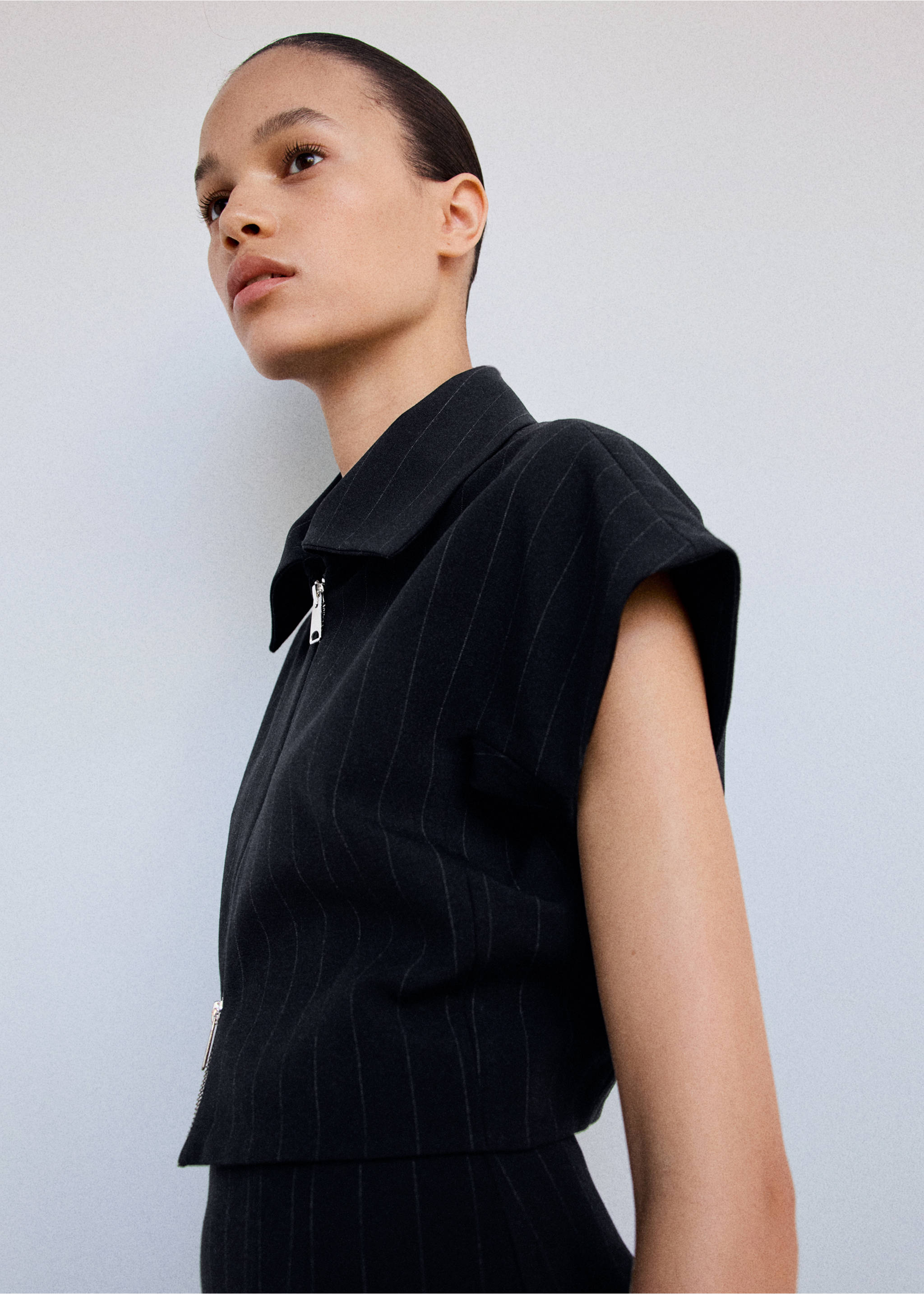 Pinstripe shirt-style waistcoat - Details of the article 1, Navy. Ref: 37075176-00.
