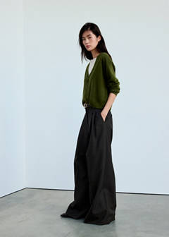 V-neck buttoned cardigan — Olive Green 2