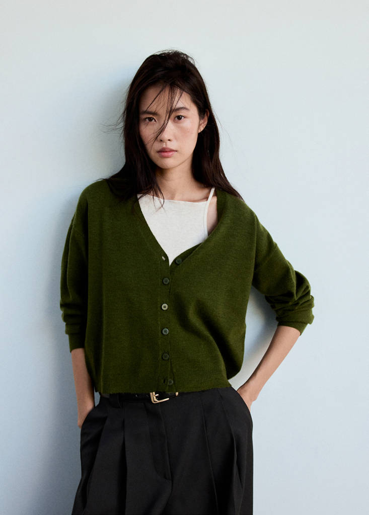 V-neck buttoned cardigan — Olive Green