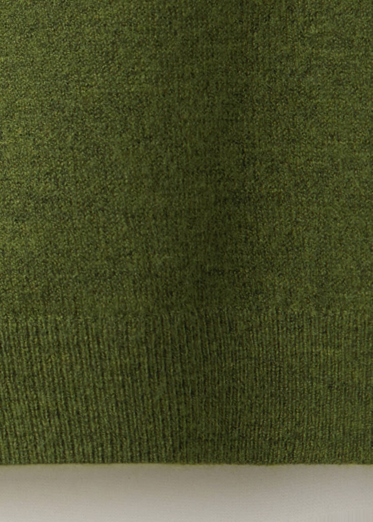 V-neck buttoned cardigan — Olive Green