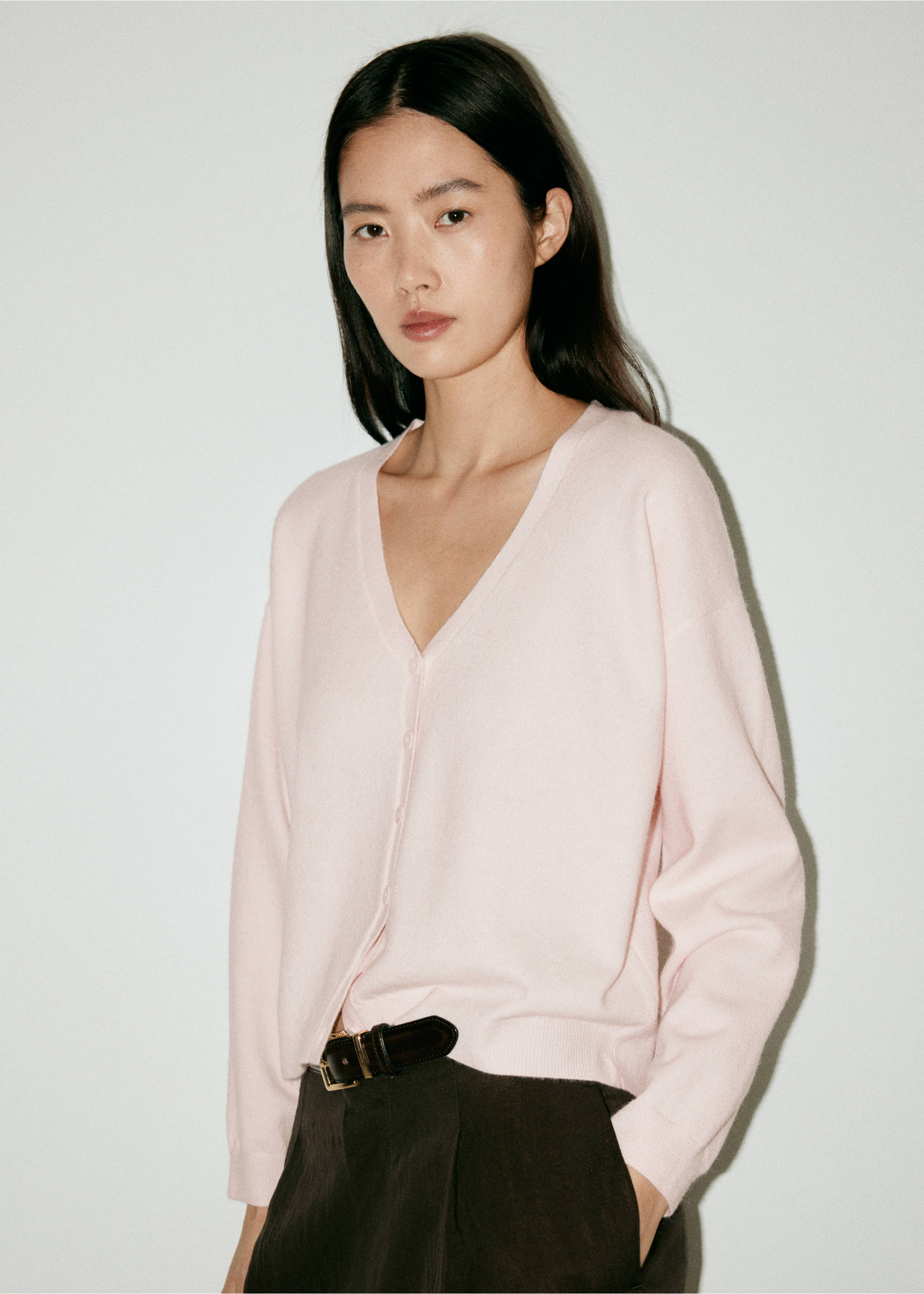 Button-front V-neck cardigan - Medium plane, Pastel Pink. Ref: 37075836-00.