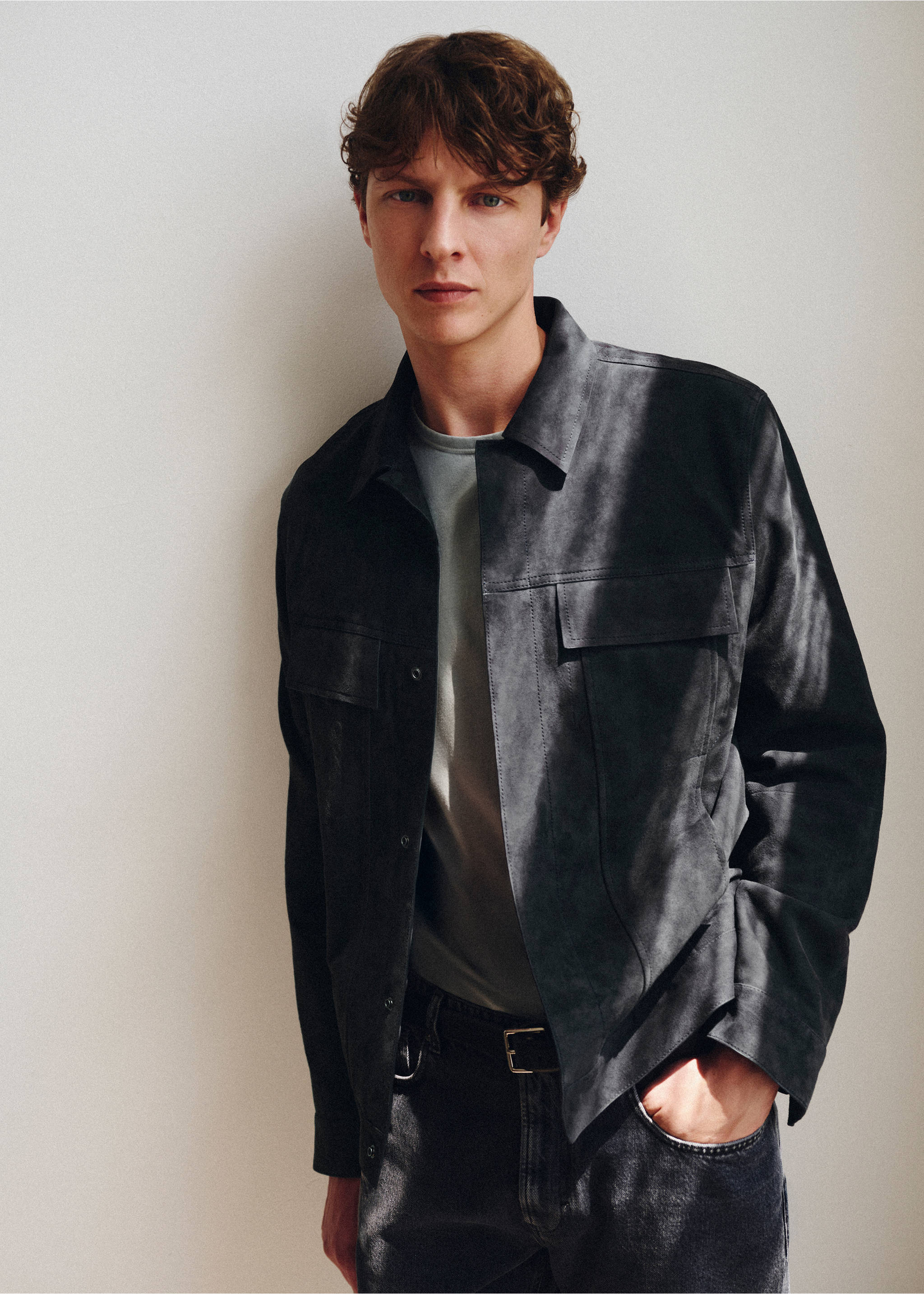 100% leather jacket with pockets - Details of the article 5, Indigo Blue. Ref: 37075837-00.