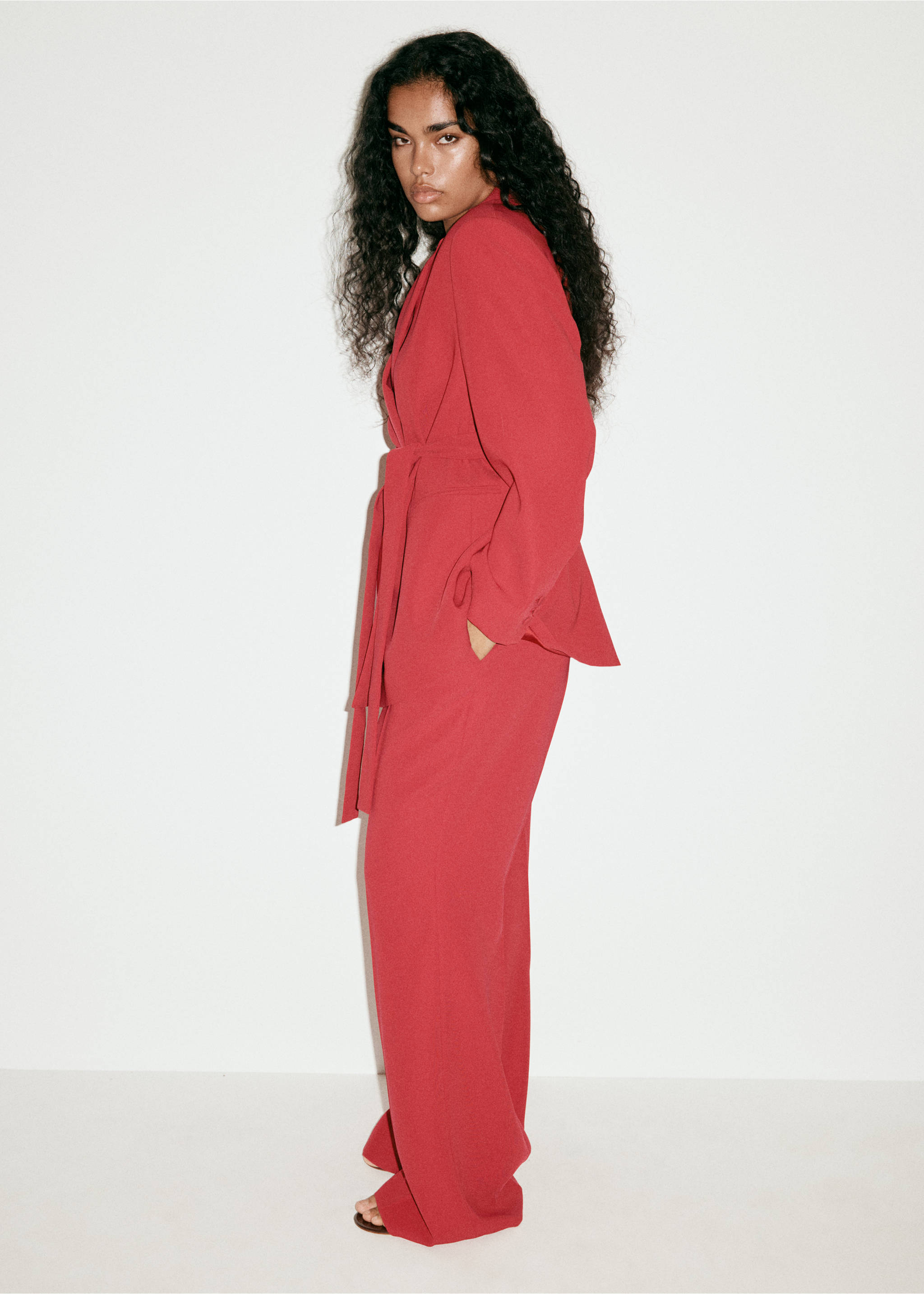High-waist suits trousers - Details of the article 4, Red. Ref: 37075841-00.