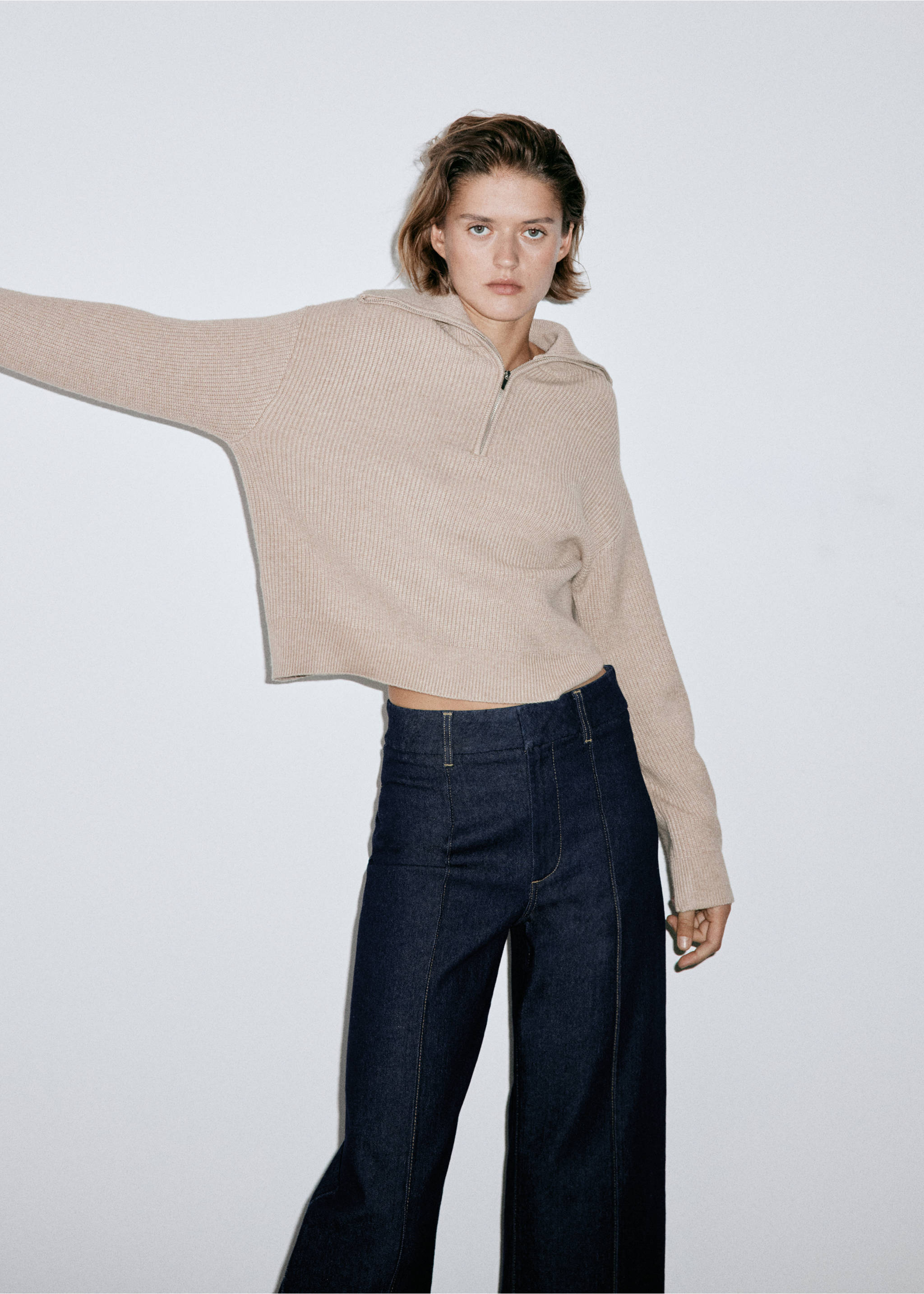 High-waisted wide leg jeans with stitching - Details of the article 1, Open Blue. Ref: 37075842-00.
