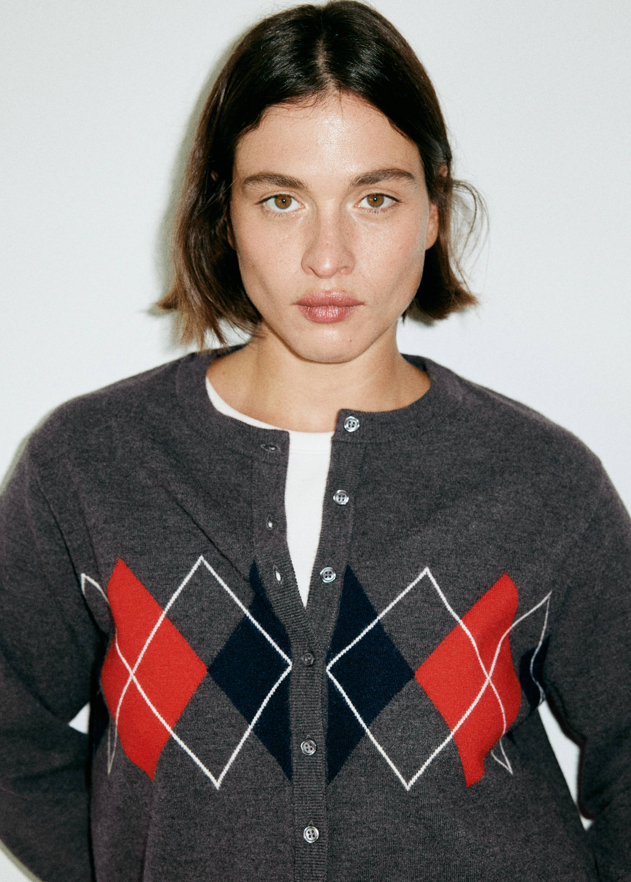 Rhombus cardigan with buttons - Details of the article 6