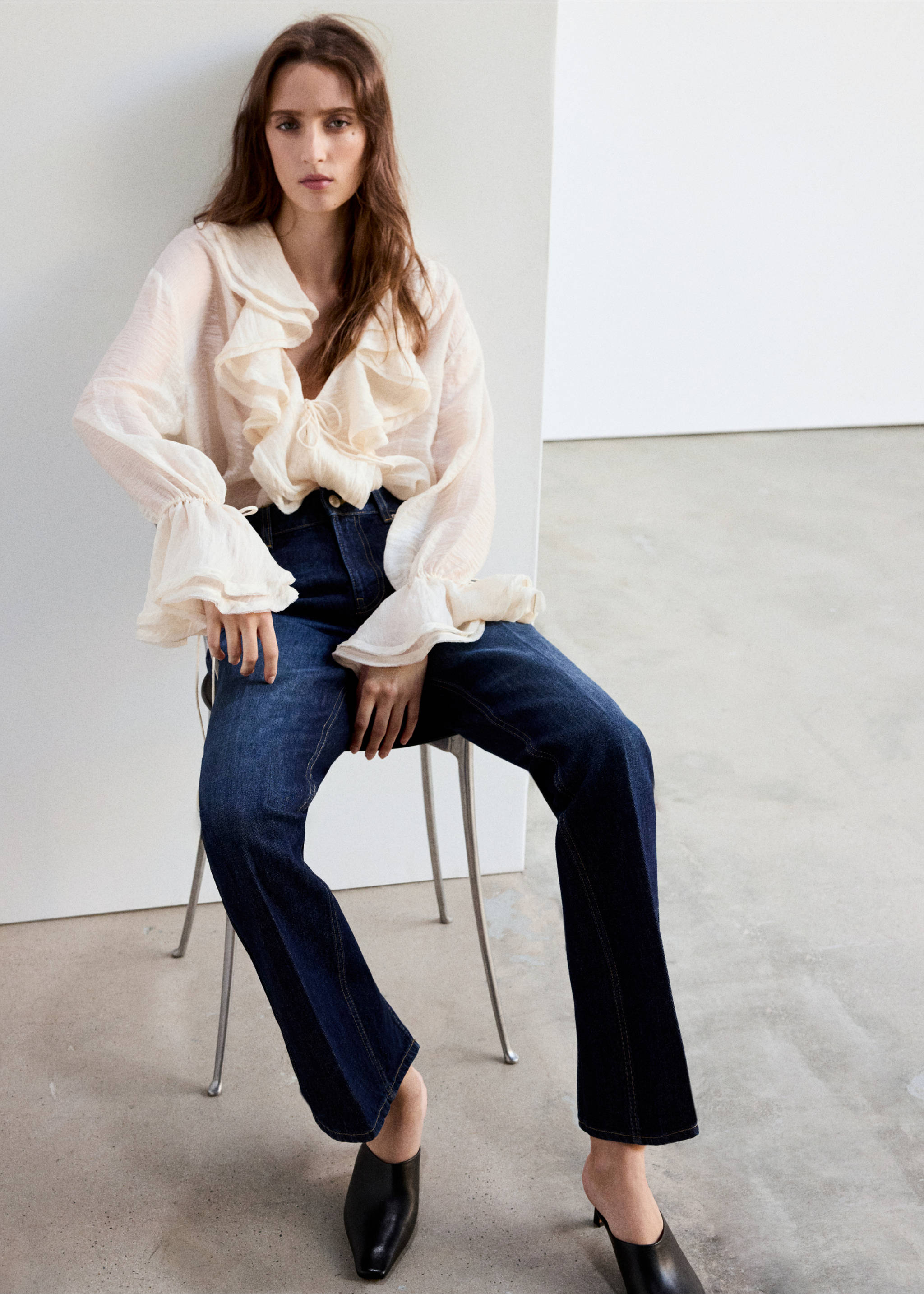 Mid-rise straight jeans - Details of the article 1, Dark Blue. Ref: 37075850-00.