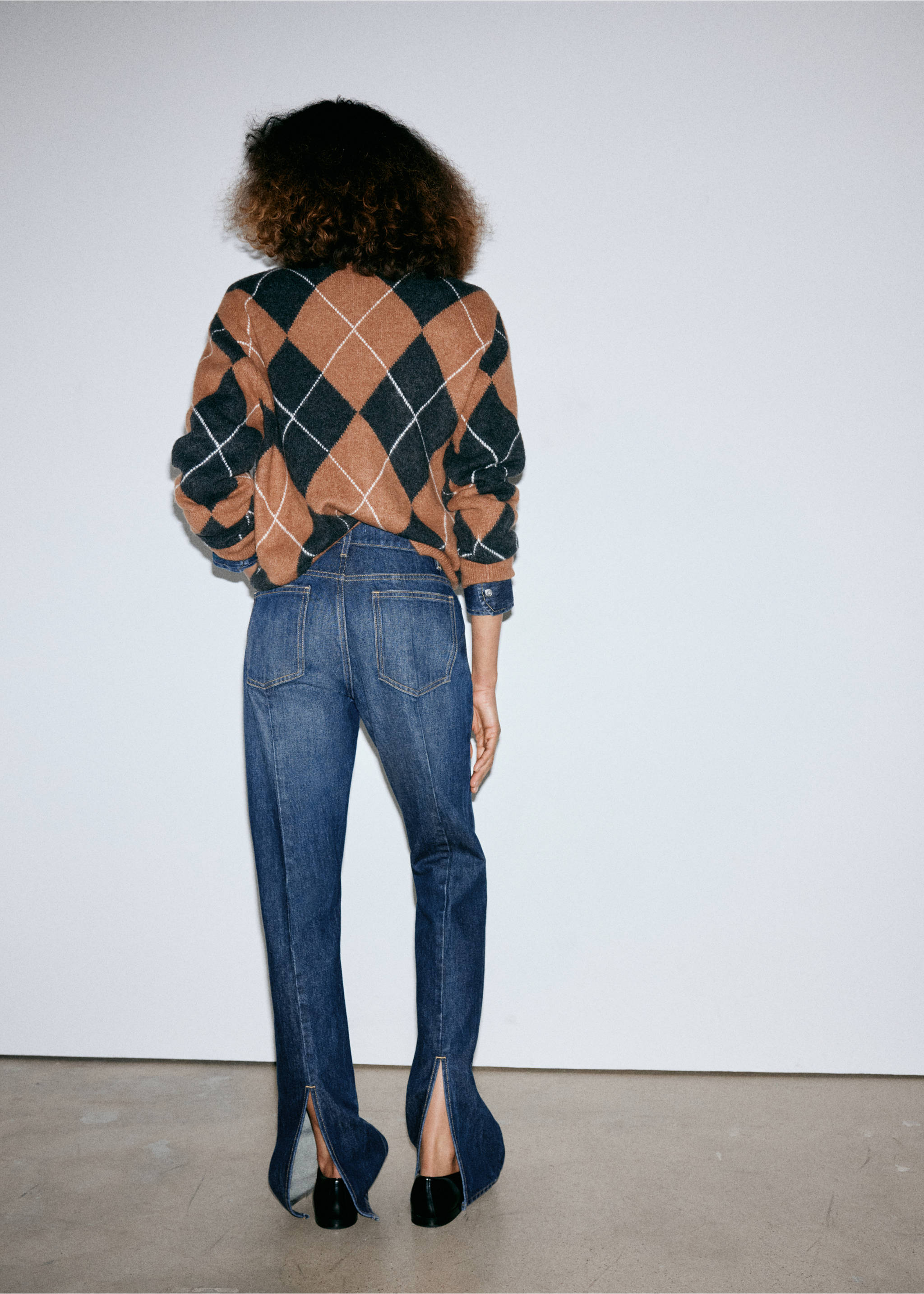 Blue denim trousers with back ankle slits, seen from the back, Dark Blue. Ref: 37075850-01.