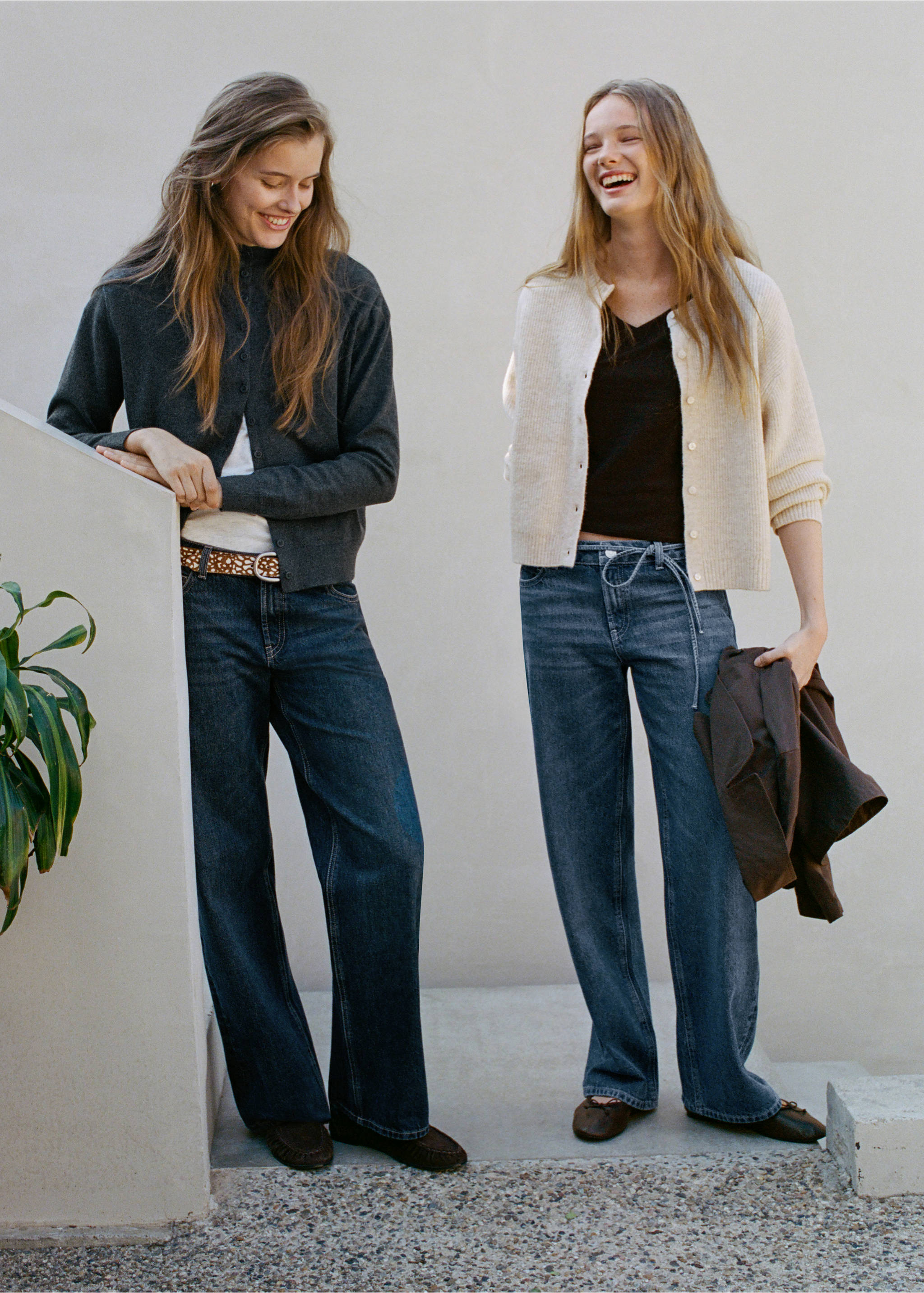 Ribbed buttoned cardigan - Details of the article 4, Sand. Ref: 37075856-00.