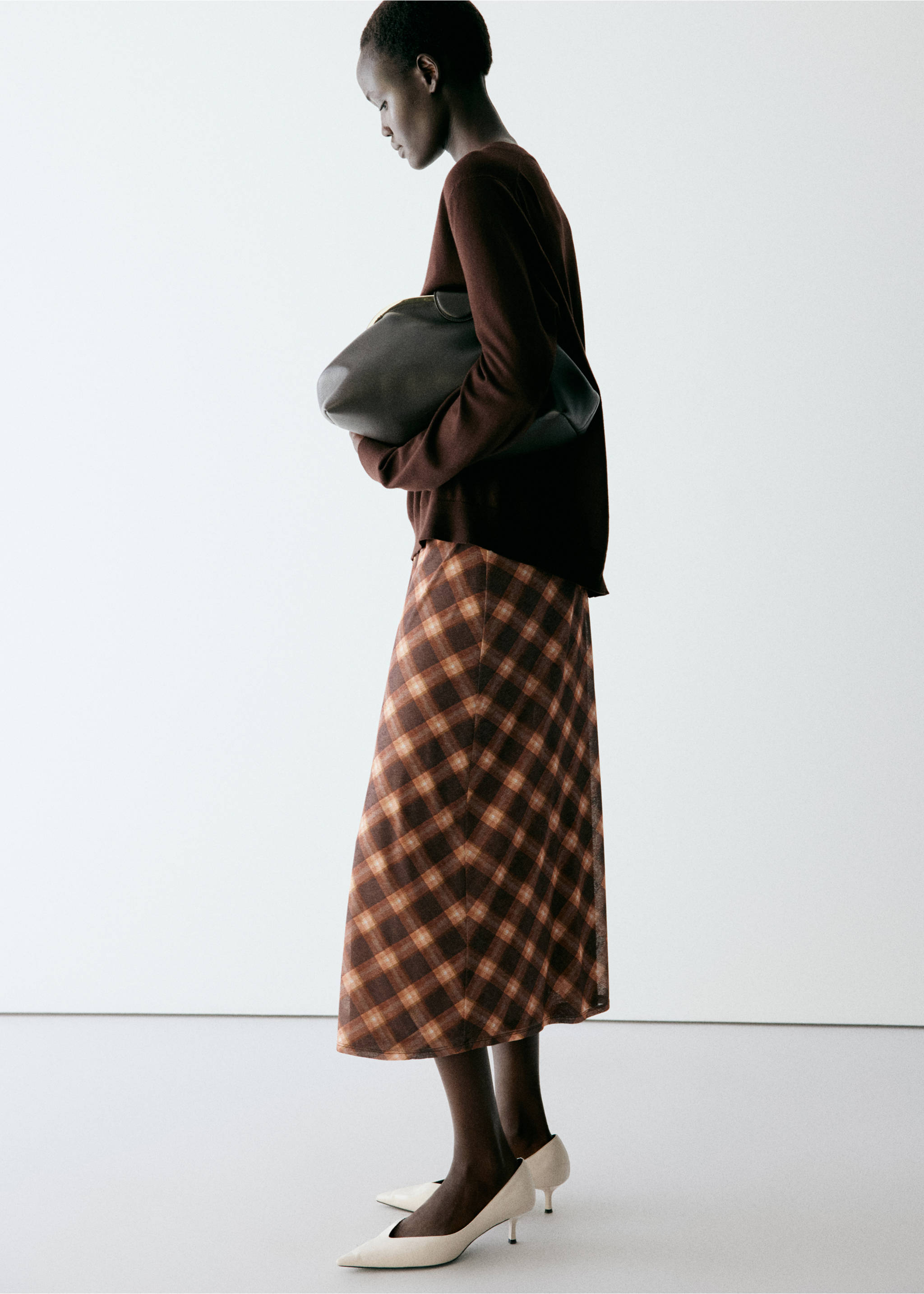 Checked midi skirt - Details of the article 2, Brown. Ref: 37075857-00.