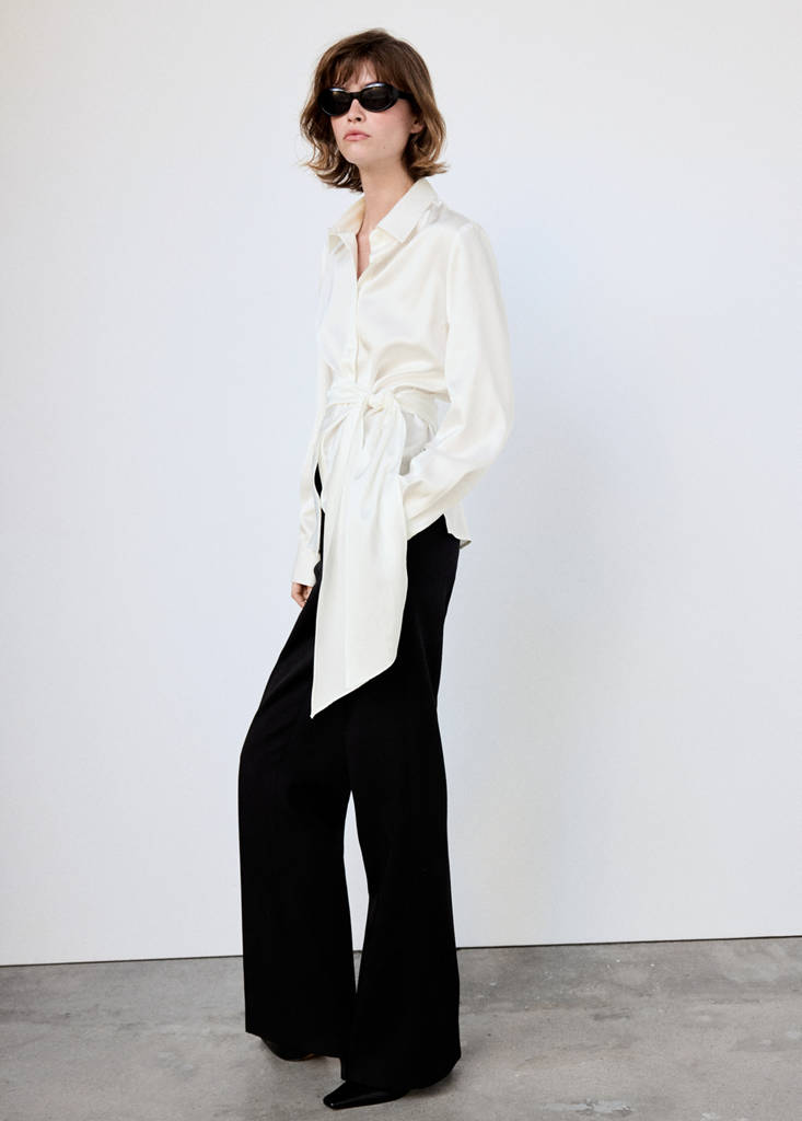 Straight-fit shirt with bow detail — Off White