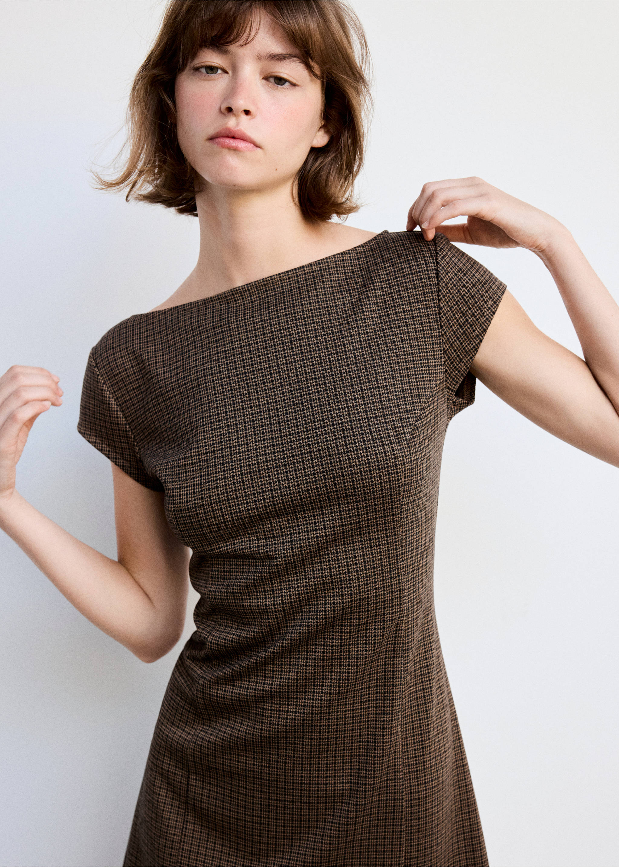 Dress checky - Details of the article 1, Brown. Ref: 37075866-00.