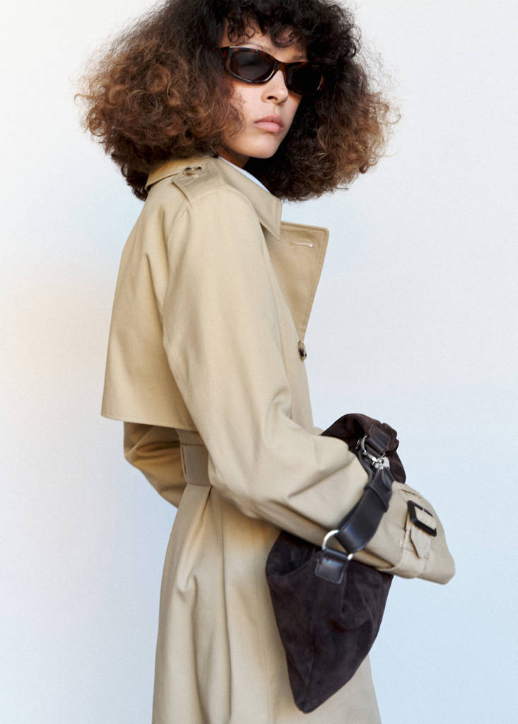 Trench coat with shirt collar and buckles — Beige