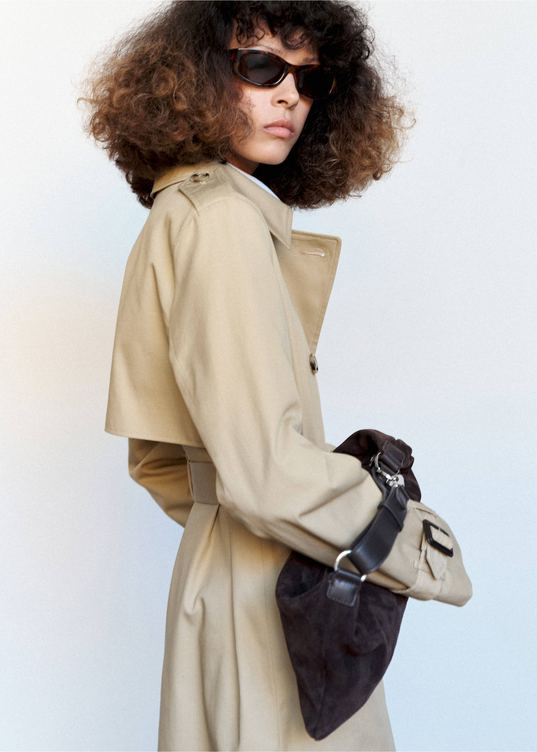 Belted trench coat with check lining - Medium plane, Beige. Ref: 37075867-00.