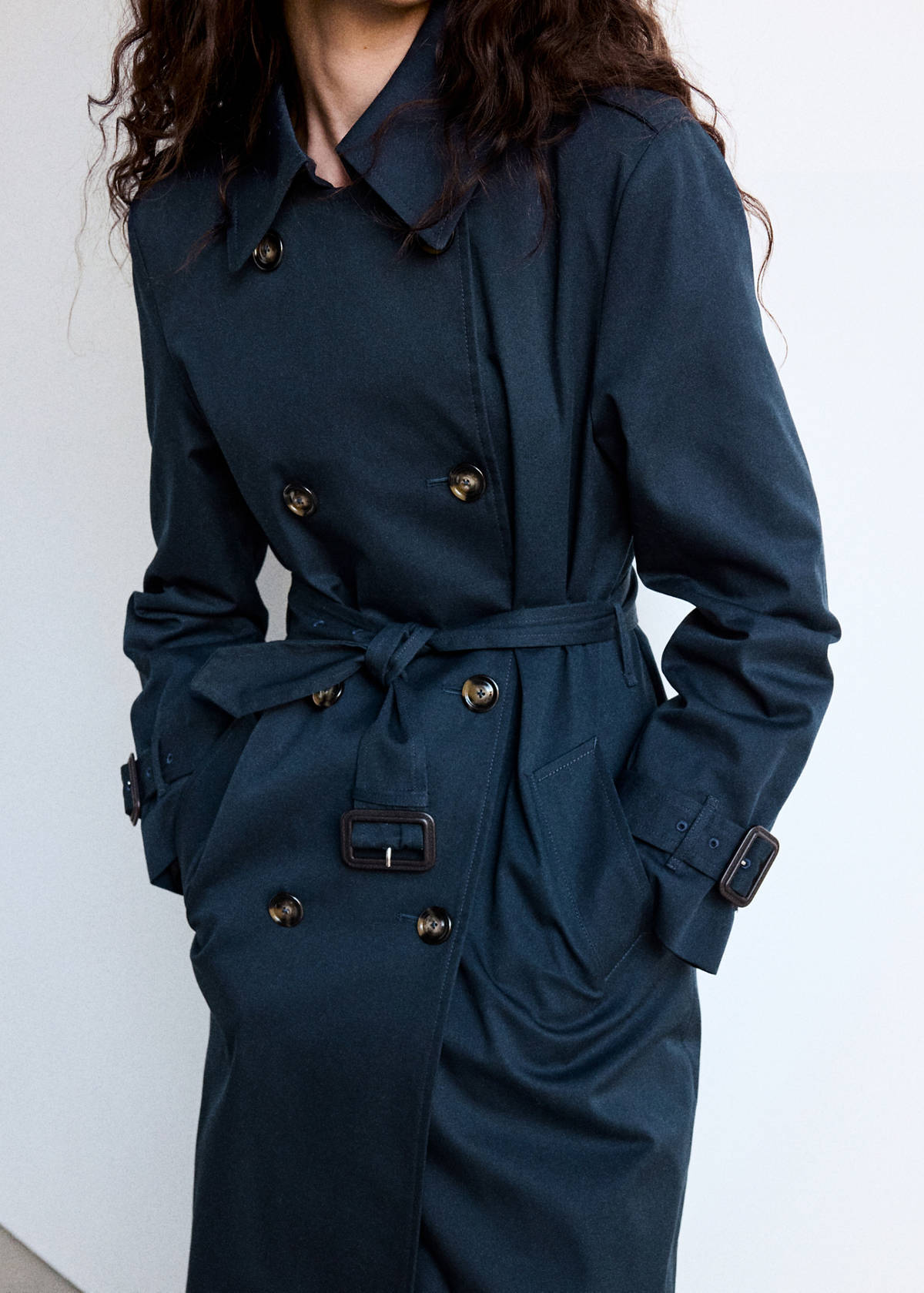 Trench coat with belt and checked lining — Navy