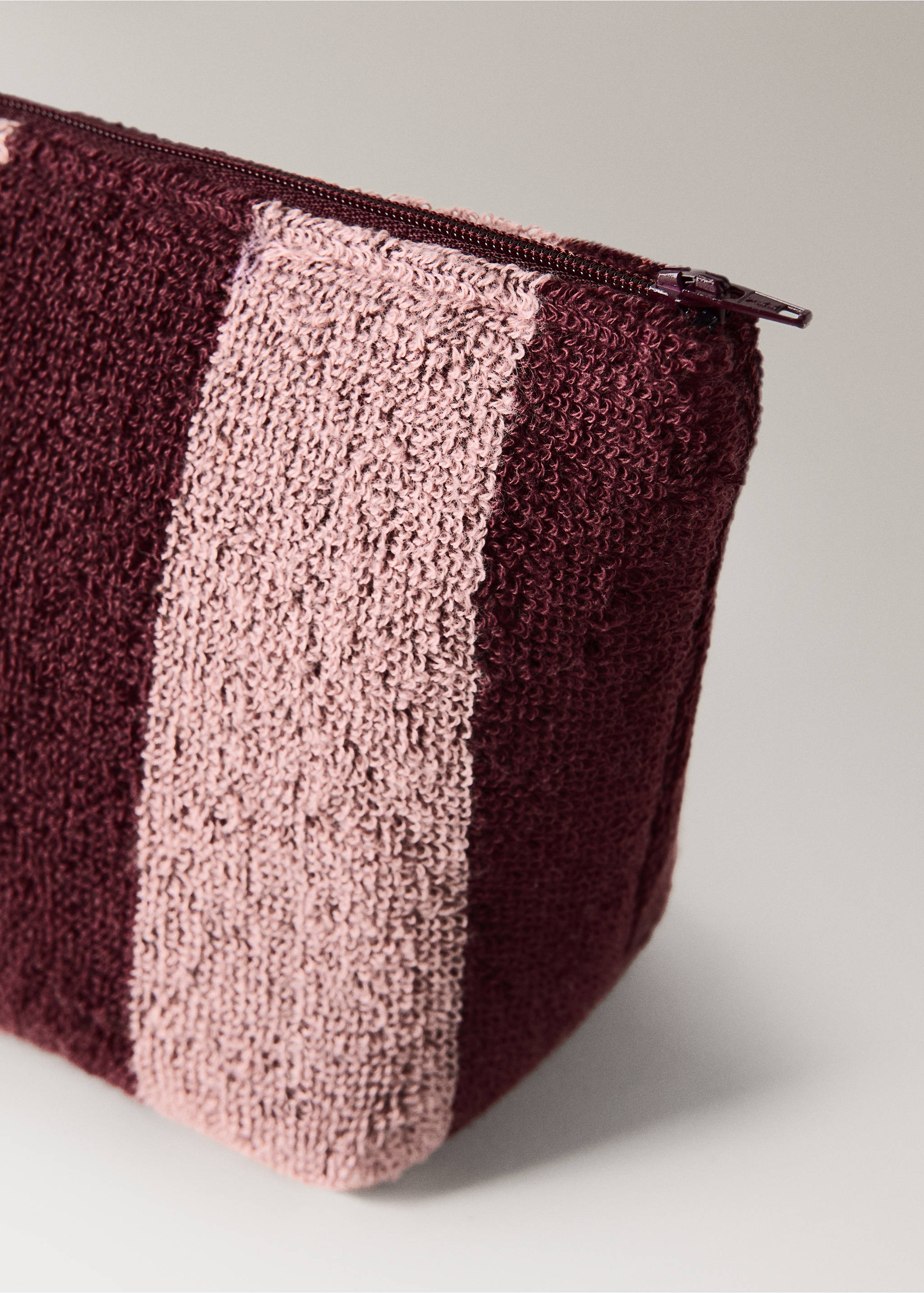 Cotton check wash bag - Details of the article 1, Burgundy. Ref: 37075869-00.