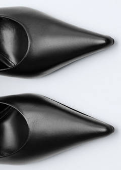 Pointed-toe leather heeled shoes — Black 9