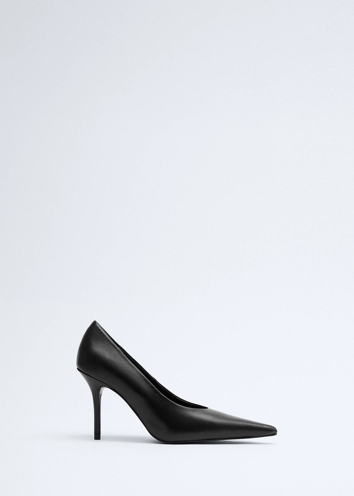 Pointed-toe leather heeled shoes — Black