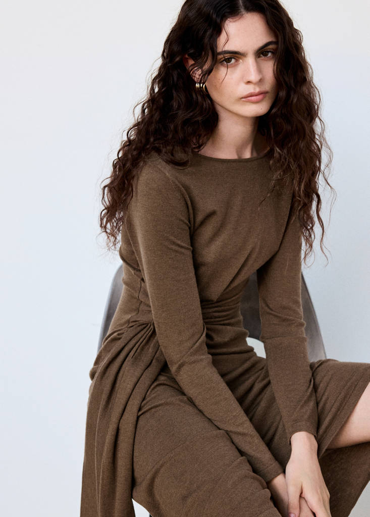 Long asymmetrical knit dress — Medium Brown