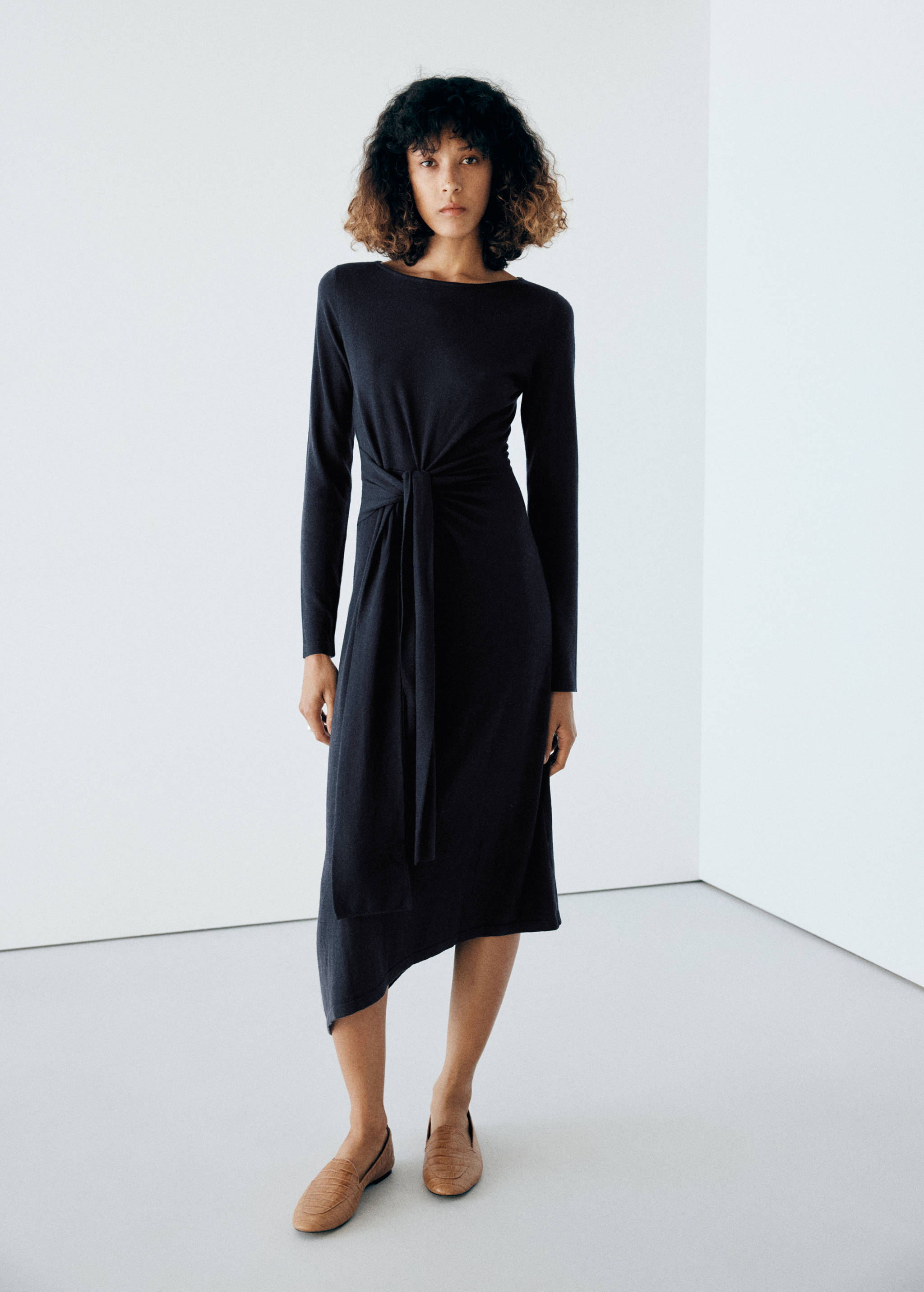 Long asymmetrical knit dress - General plane