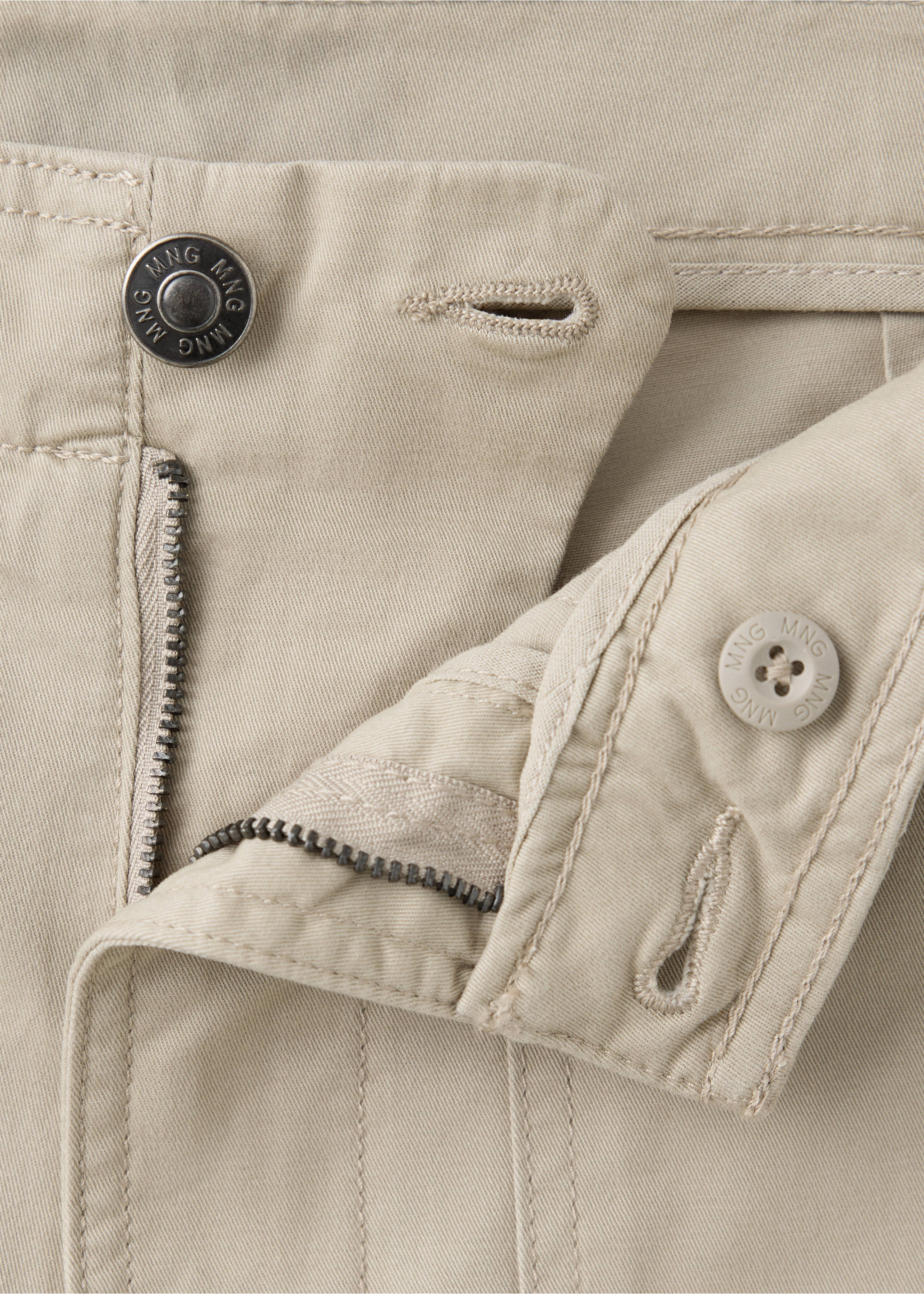 Pockets straight trousers - Details of the article 8, Beige. Ref: 37075982-00.