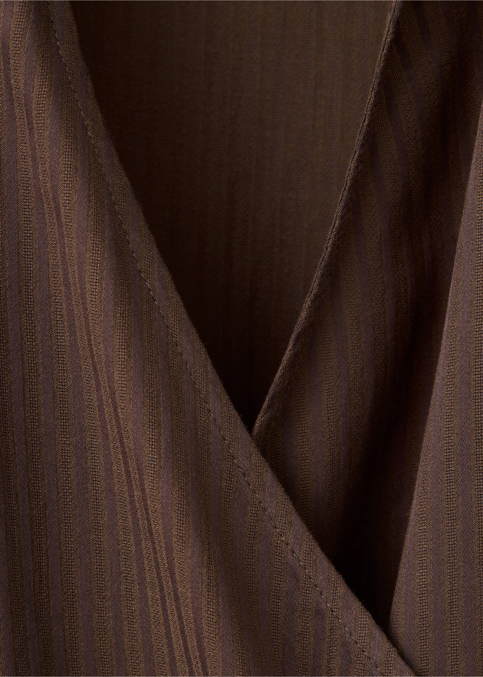 Chemise croisée à rayures - Détail de l'article 8, Marron. Ref: 37075986-00.