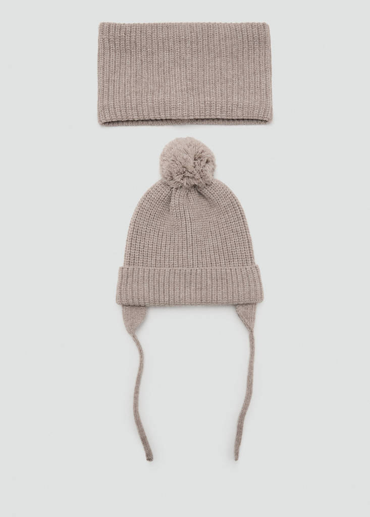 Knitted hat with pom-pom and earflaps — Sand