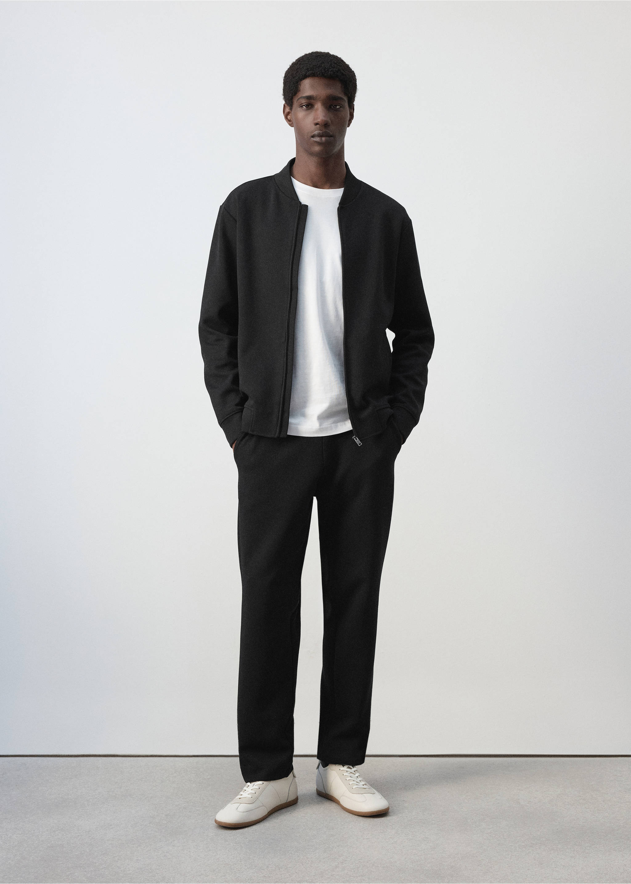 Cotton joggers with elastic waist - General plane, Black. Ref: 37075998-00.
