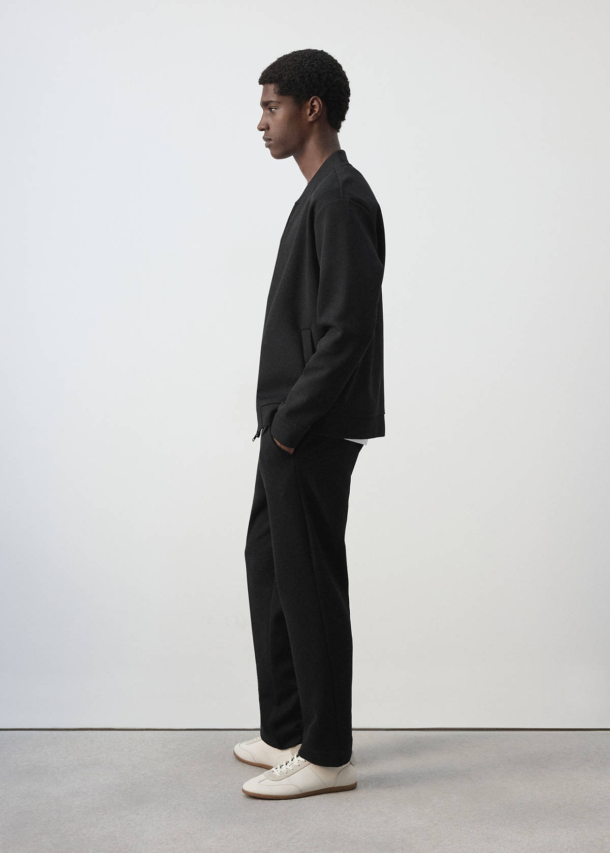 Cotton joggers with elastic waist — Black