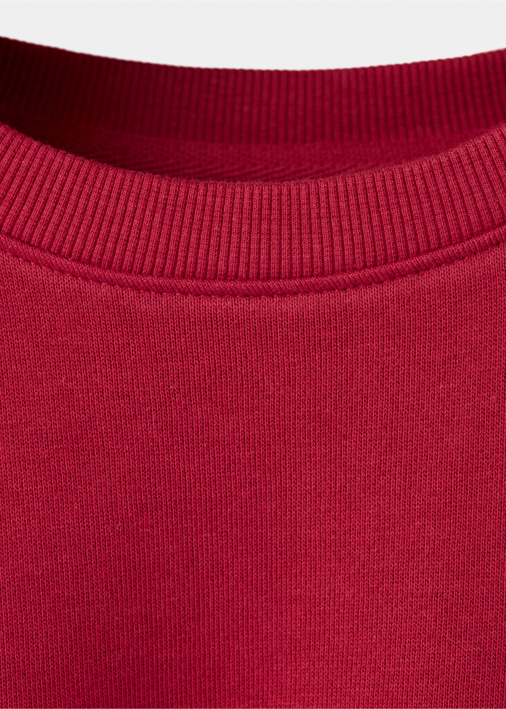Oversized sweatshirt with embossed text - Details of the article 8, Maroon. Ref: 37076008-00.