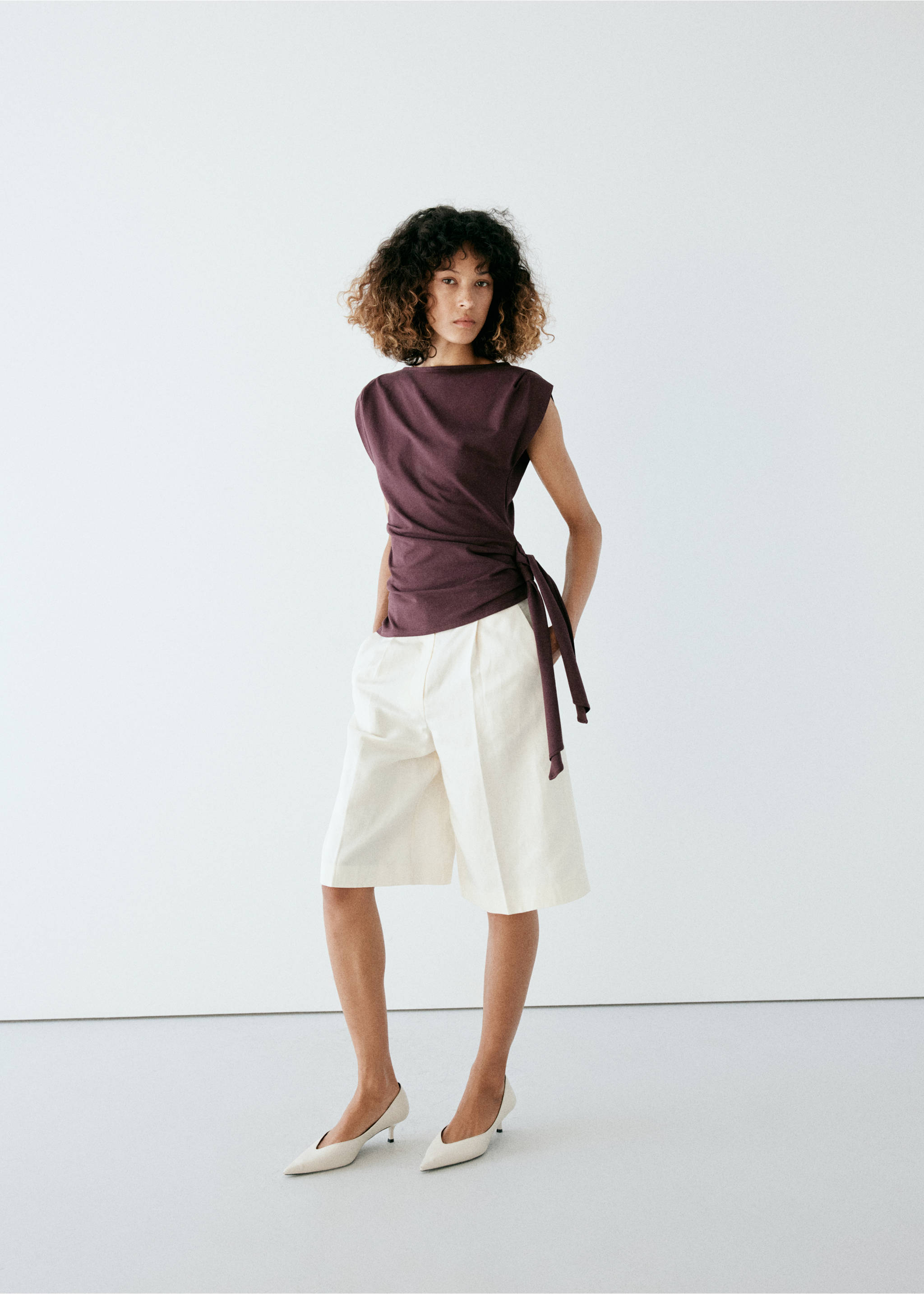 Asymmetrical laced top - General plane, Wine. Ref: 37076010-00.