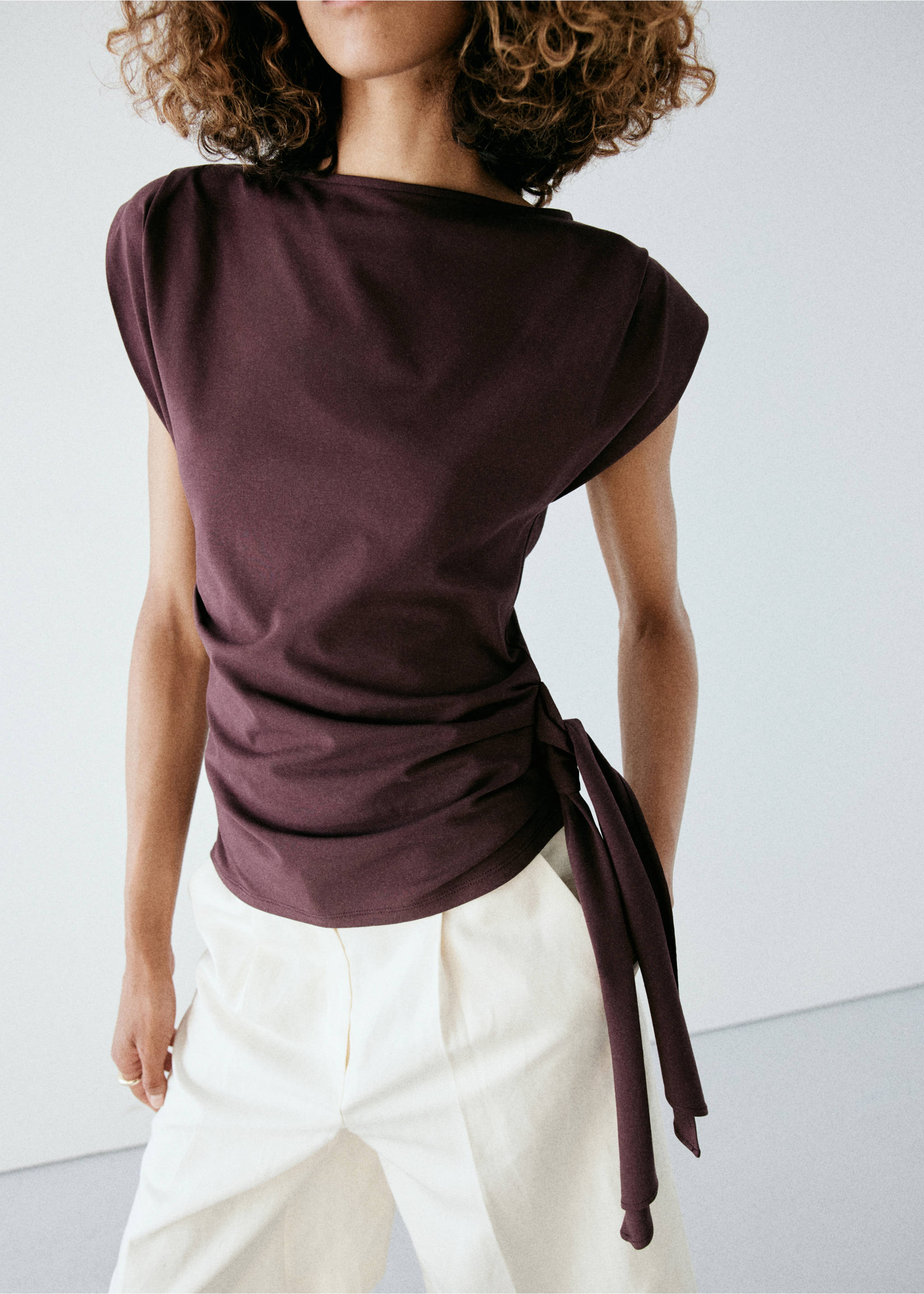 Asymmetrical laced top - Medium plane, Wine. Ref: 37076010-00.