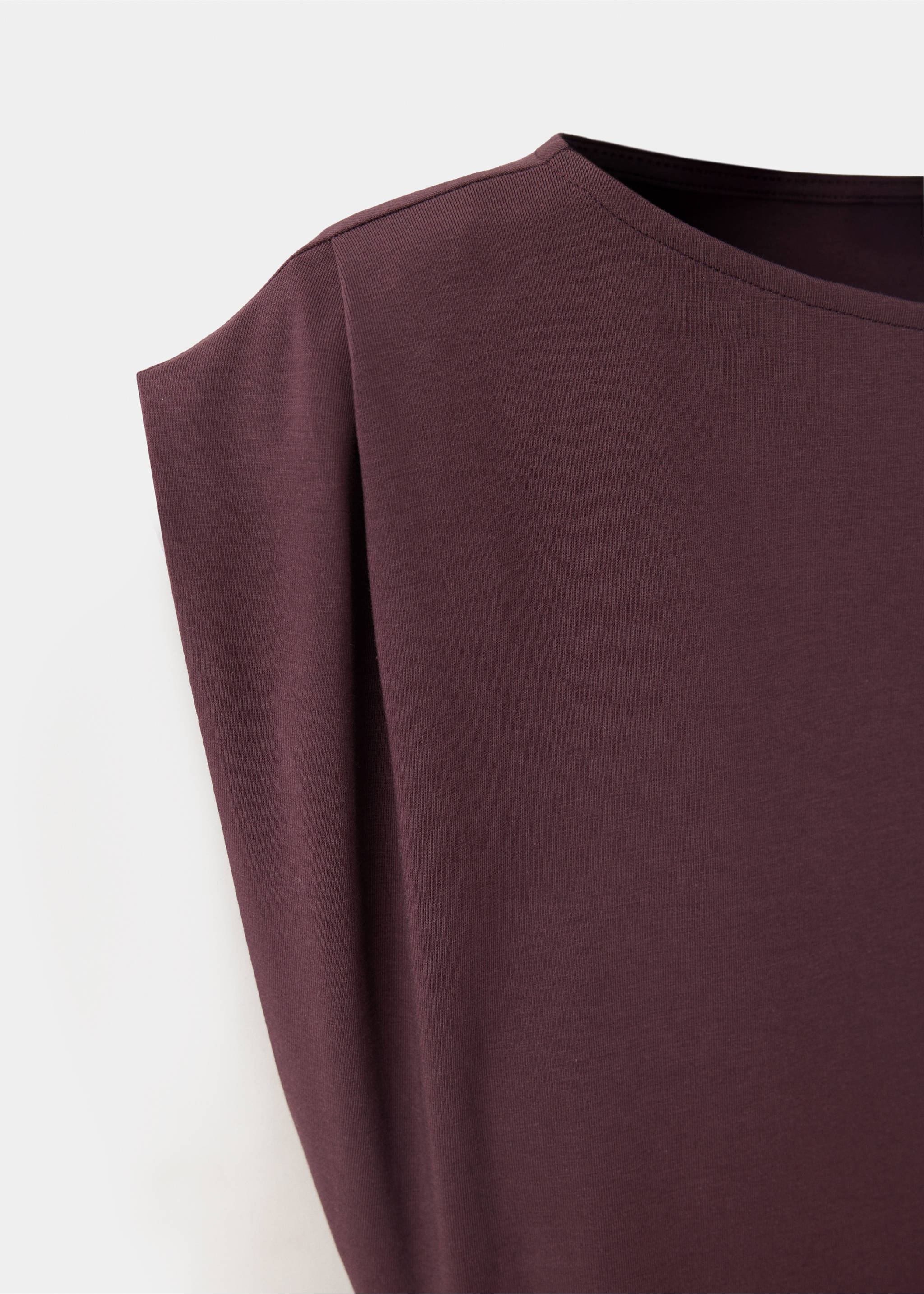 Asymmetrical laced top - Details of the article 0, Wine. Ref: 37076010-00.