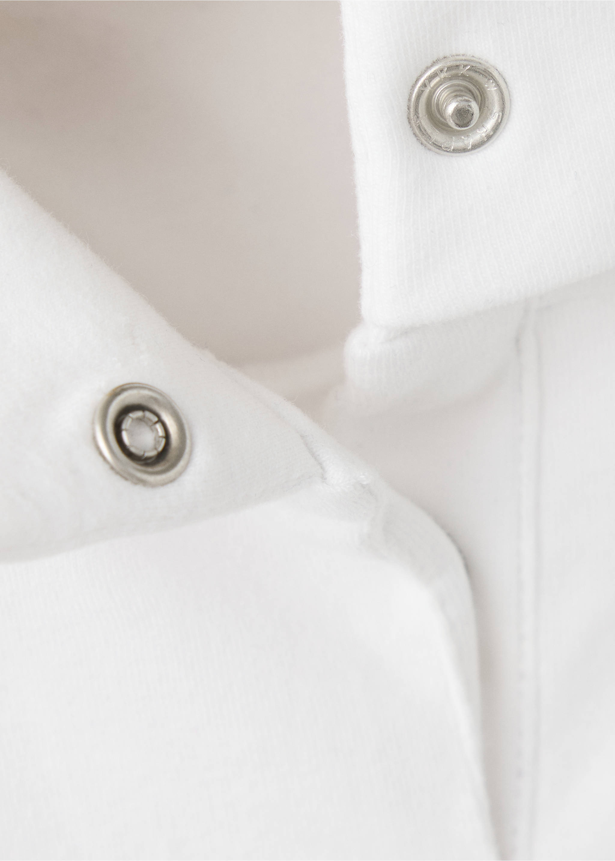 Baumwoll-T-Shirt mit Rollkragen - Detail des Artikels 8, Cremeweiß. Ref: 37076323-00.