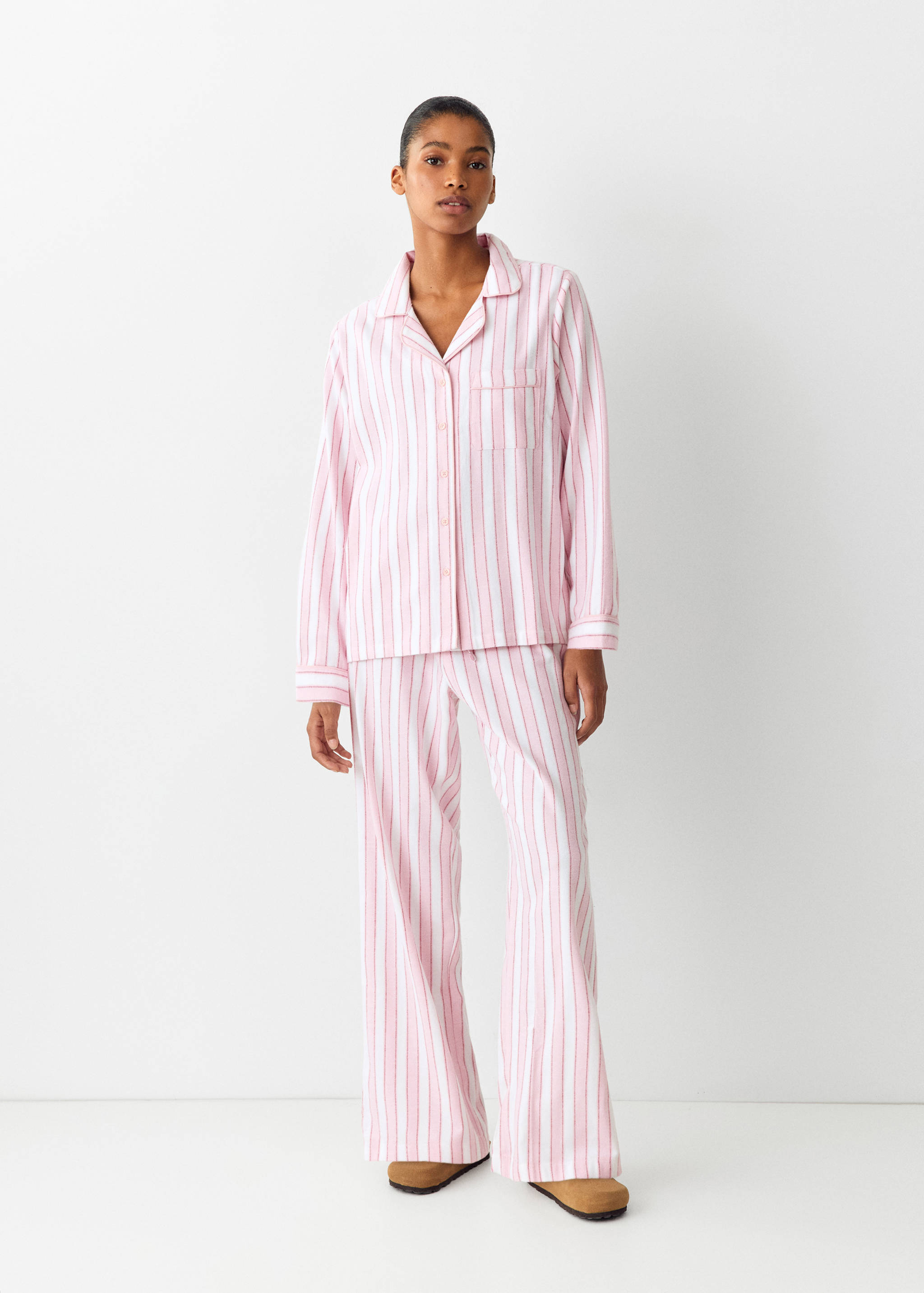 Pyjama en coton à rayures avec liserés - Plan général