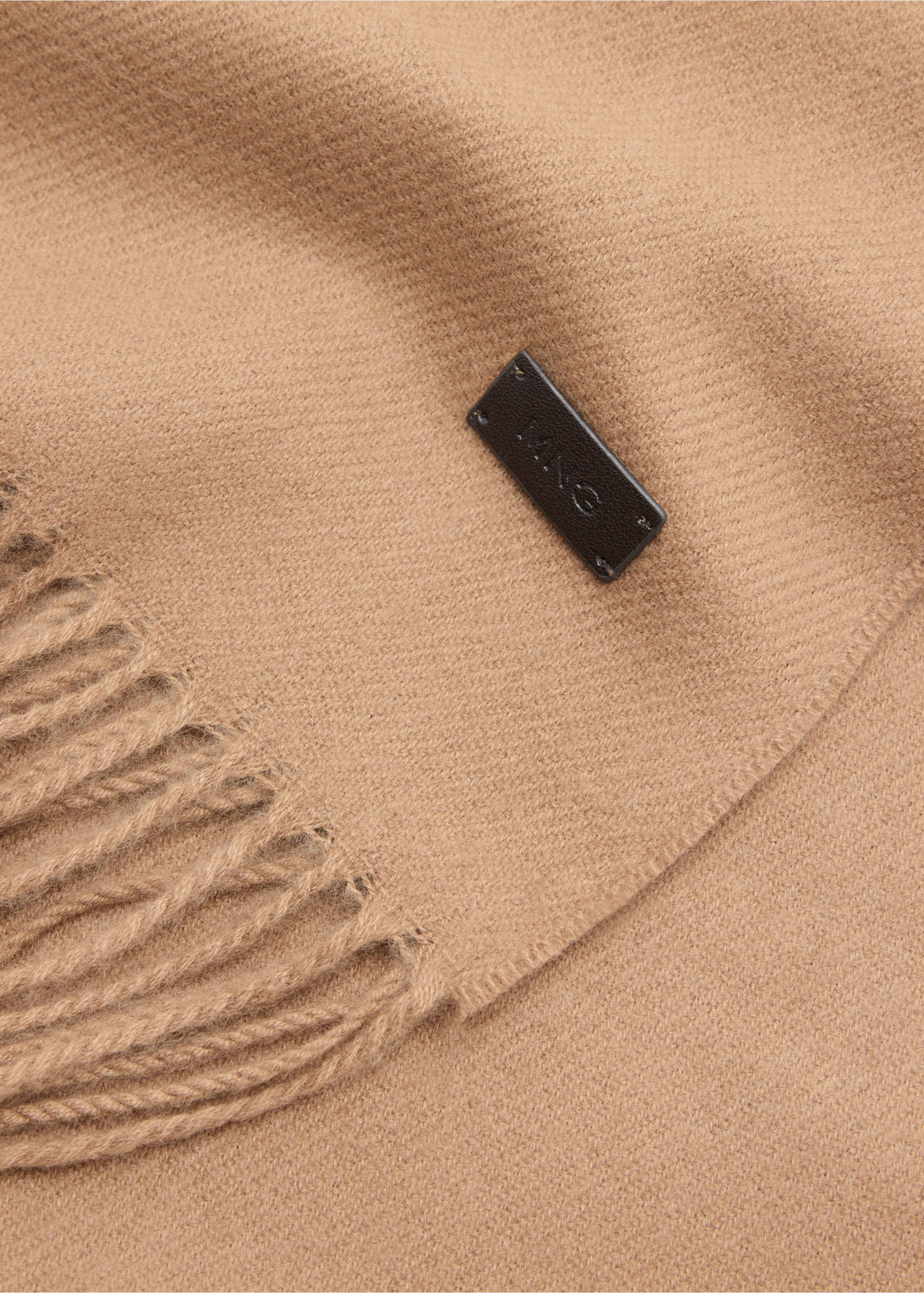 Plain fringed scarf - Details of the article 1, Medium Brown. Ref: 37076327-00.