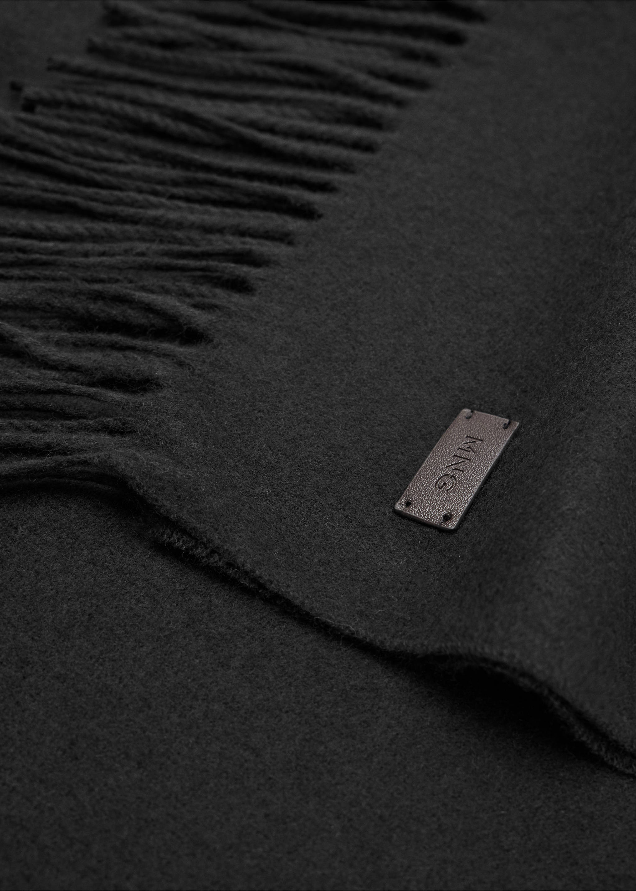 Plain fringed scarf - Medium plane, Black. Ref: 37076327-00.