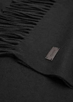Plain fringed scarf — Black 2