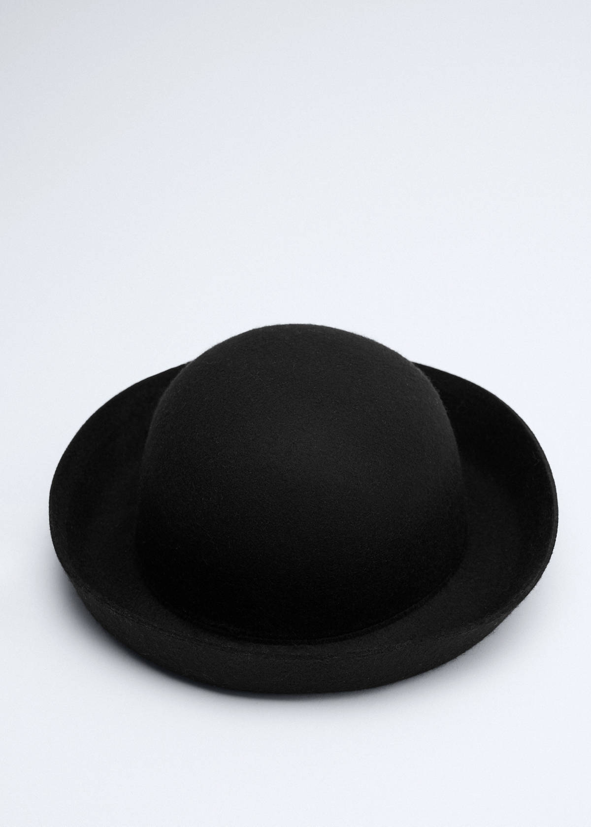 100% wool hat with turned-up brim — Black
