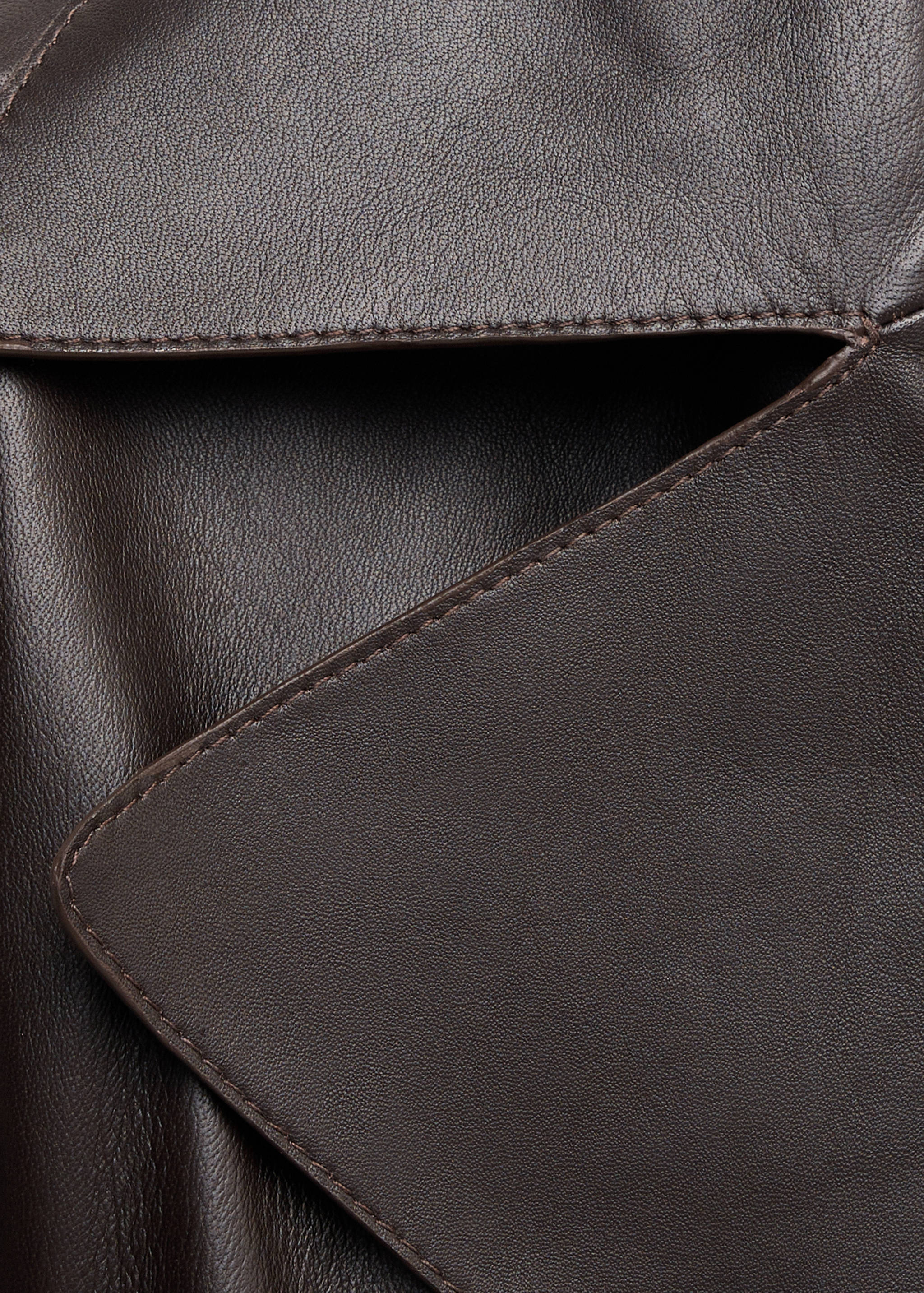Cropped leather trench coat with belt - Details of the article 8
