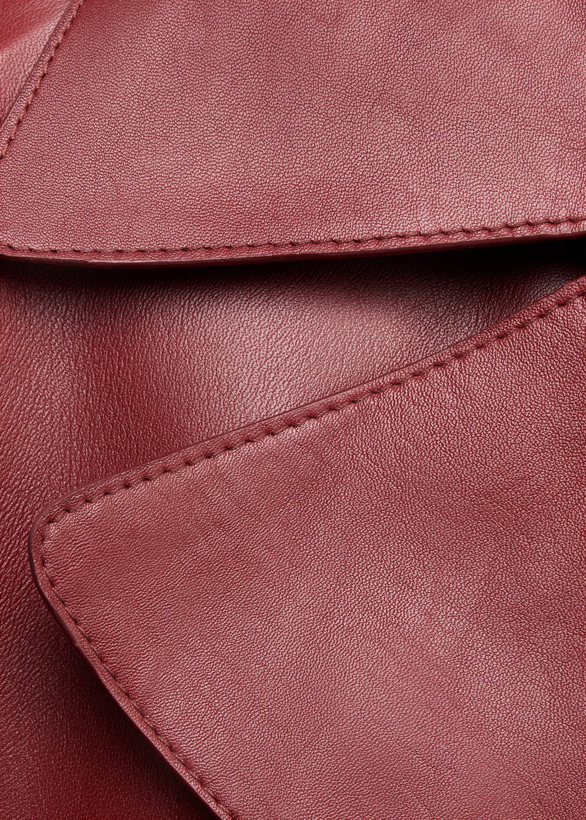 Cropped leather trench coat with belt - Details of the article 8