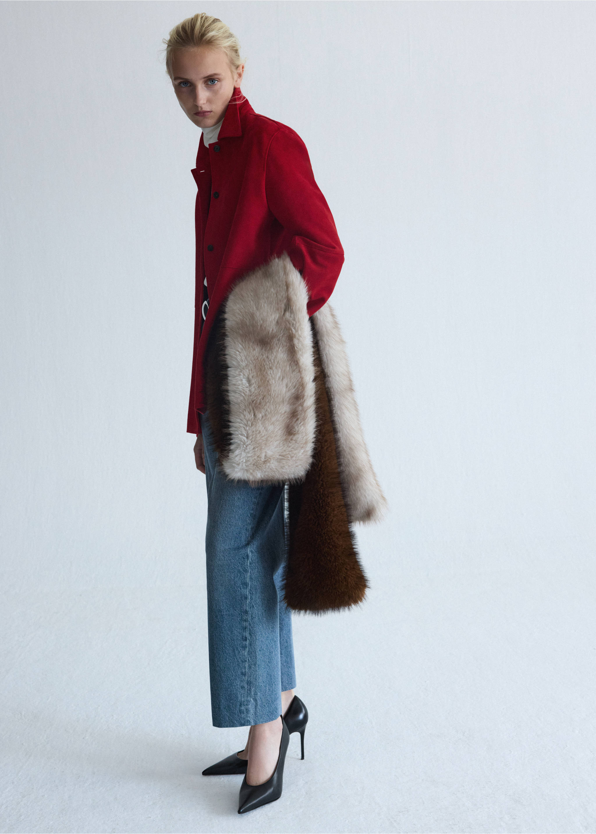 Oversized suede shirt - Details of the article 3, Red. Ref: 37076356-01.