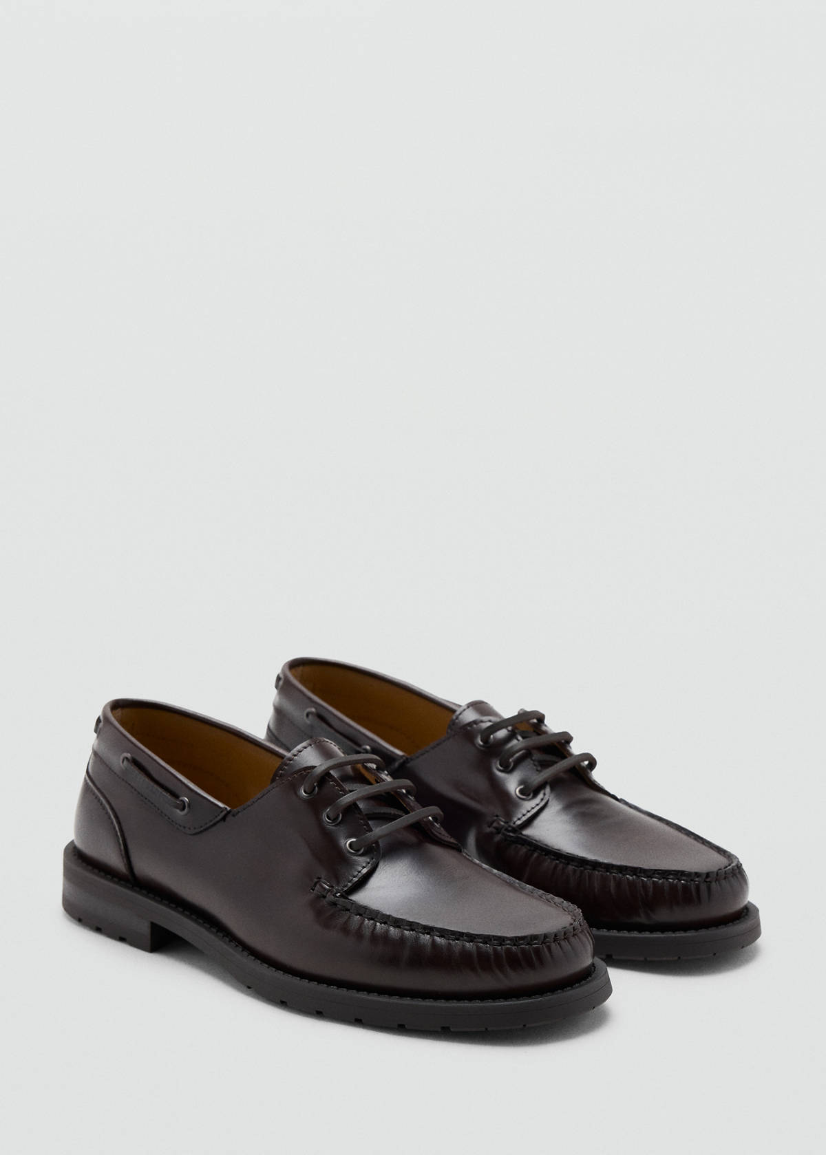 Leather deck shoe — Brown