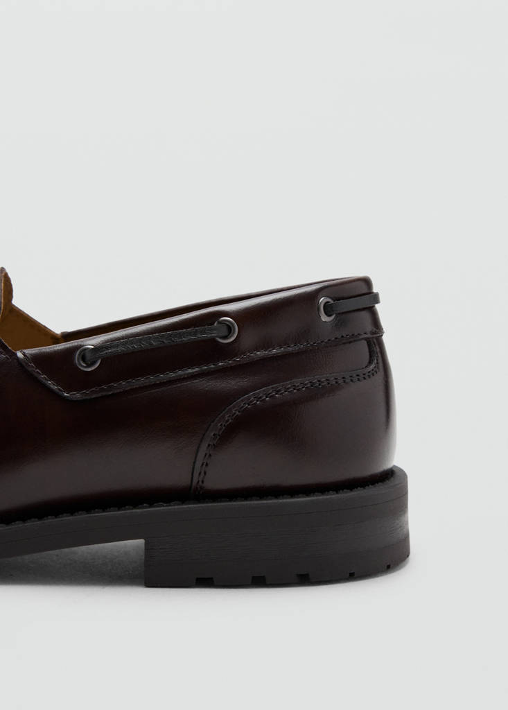 Leather deck shoe — Brown