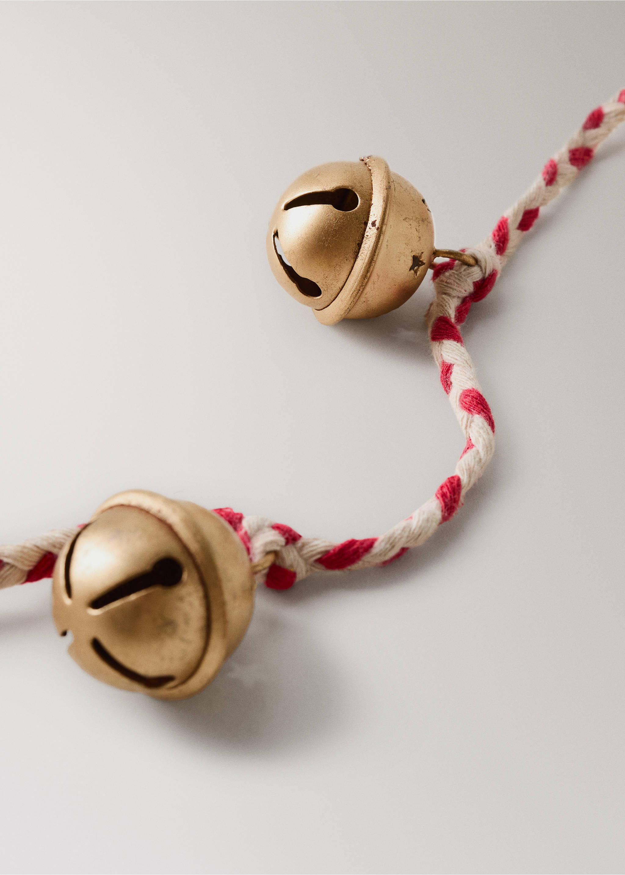 GARLAND BLISS - Details of the article 1, Maroon. Ref: 37076729-00.