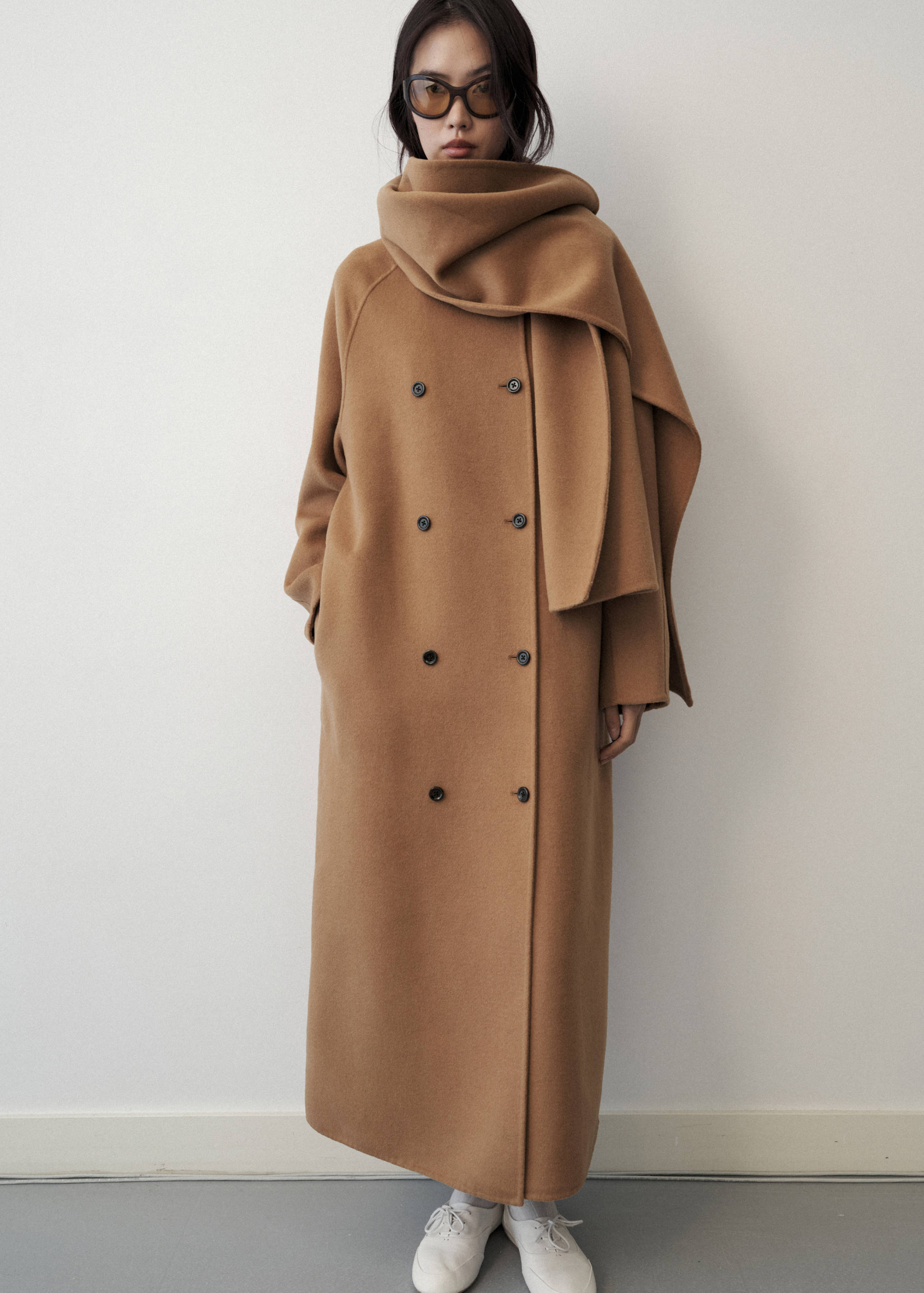 Manteau en laine avec écharpe amovible - Plan général